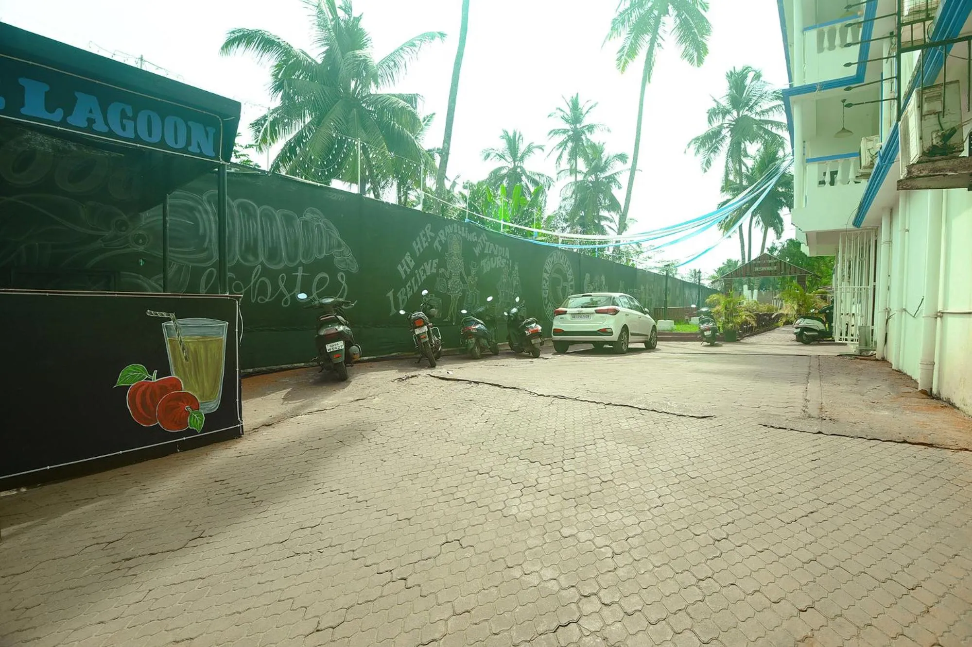 Parking in FabHotel Grand Royal Palms - Nr Benaulim Beach