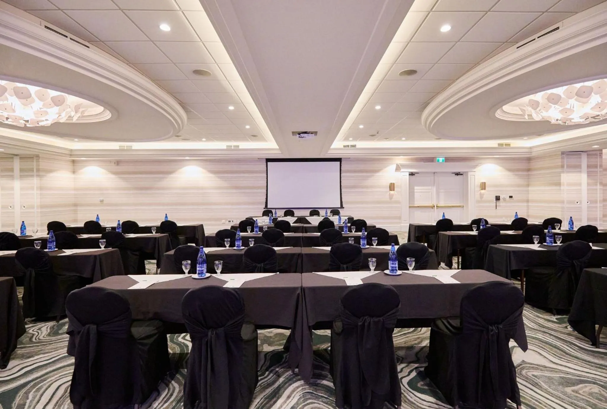 Meeting/conference room in Holiday Inn Hotel & Suites St.Catharines-Niagara by IHG