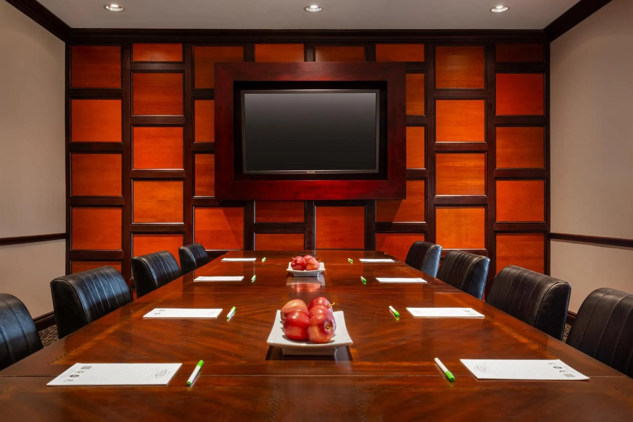 Meeting/conference room in Holiday Inn Hotel & Suites St.Catharines-Niagara by IHG