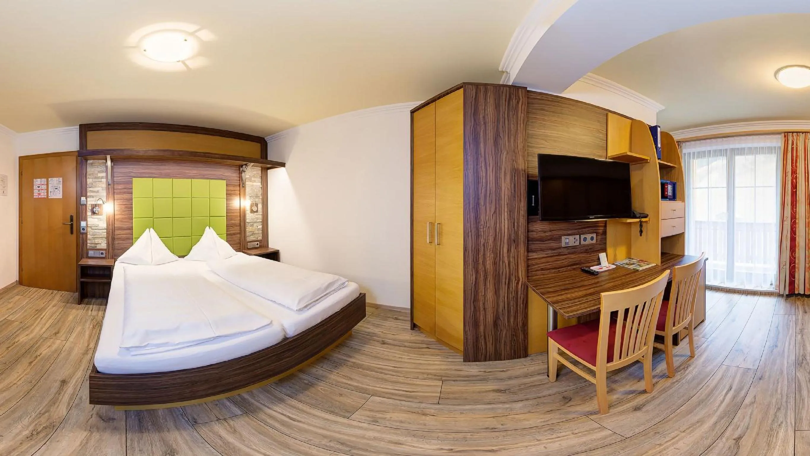 Bedroom, Bed in Hotel-Pension Egger