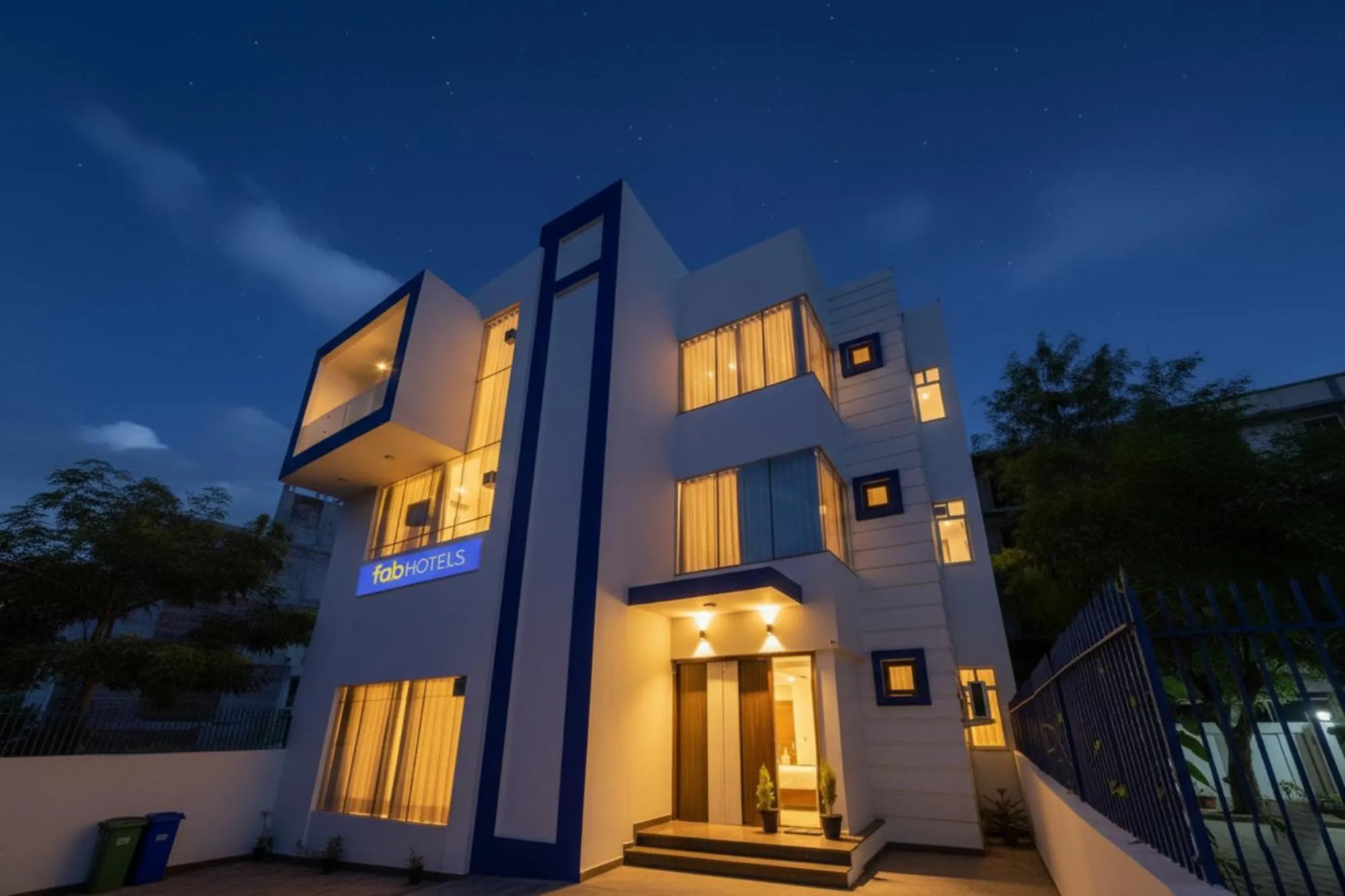 Facade/entrance in FabHotel Oyster Villa