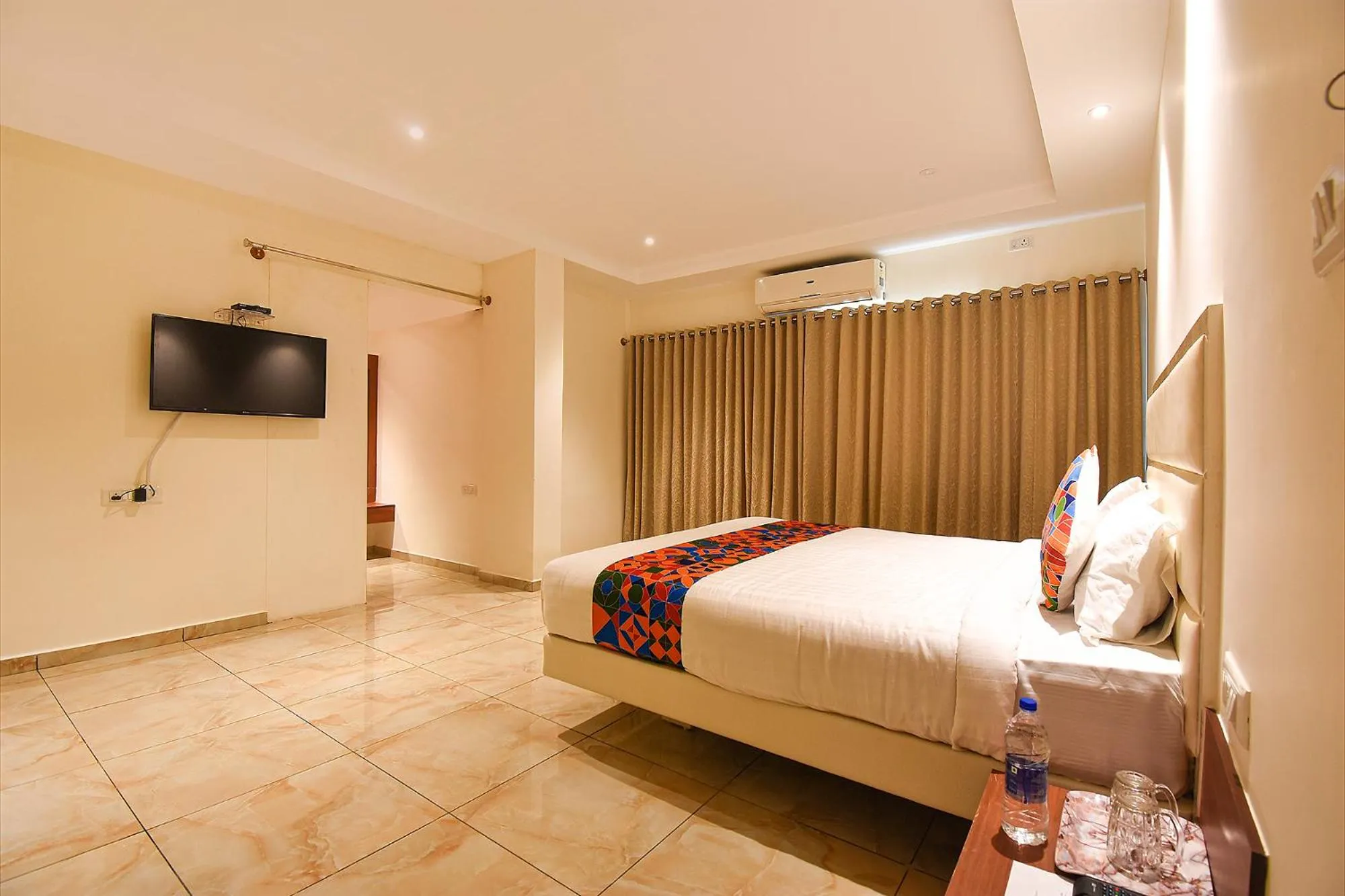 Bed in FabHotel High Rise - Marathalli