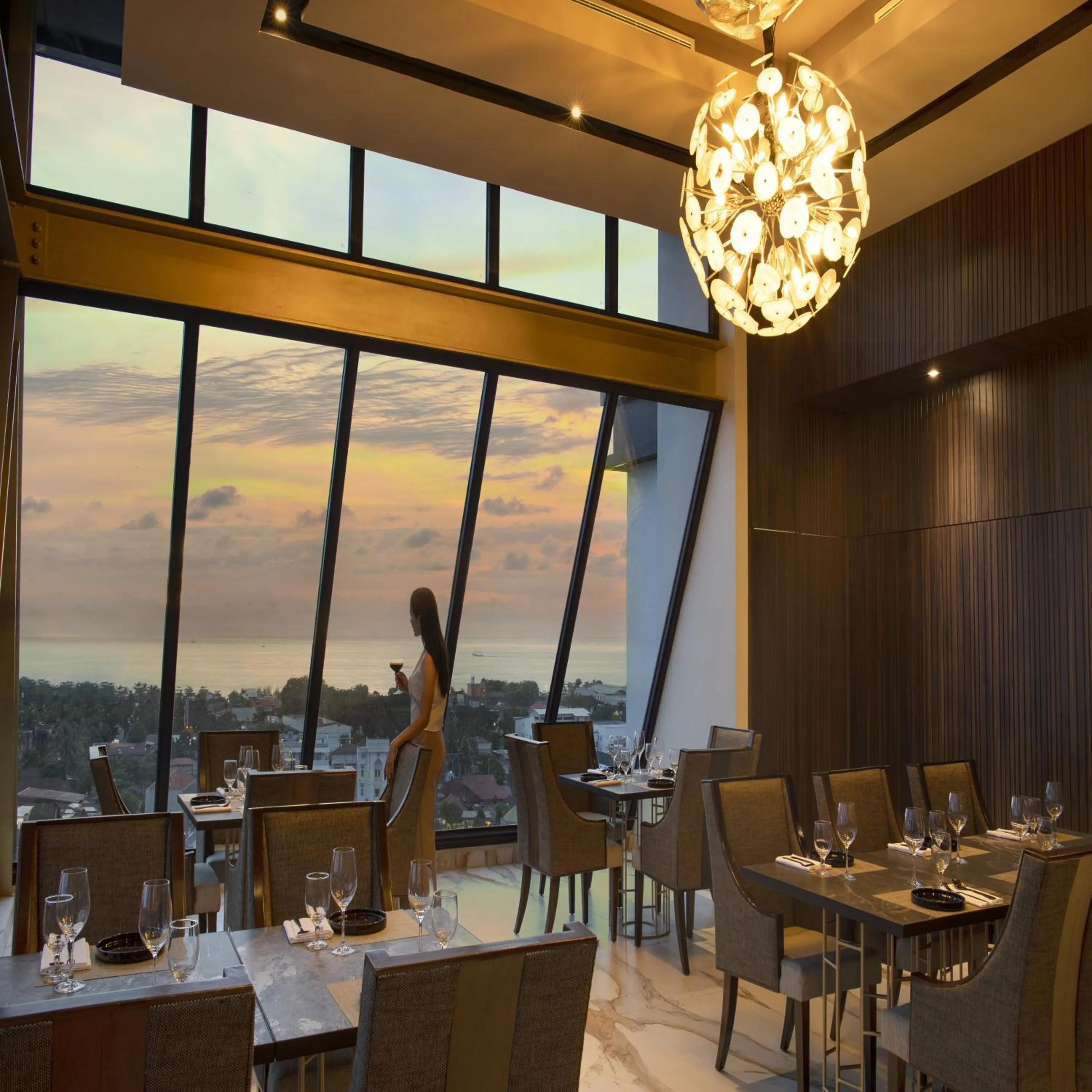 Restaurant/places to eat in Hotel Santika Premiere Padang
