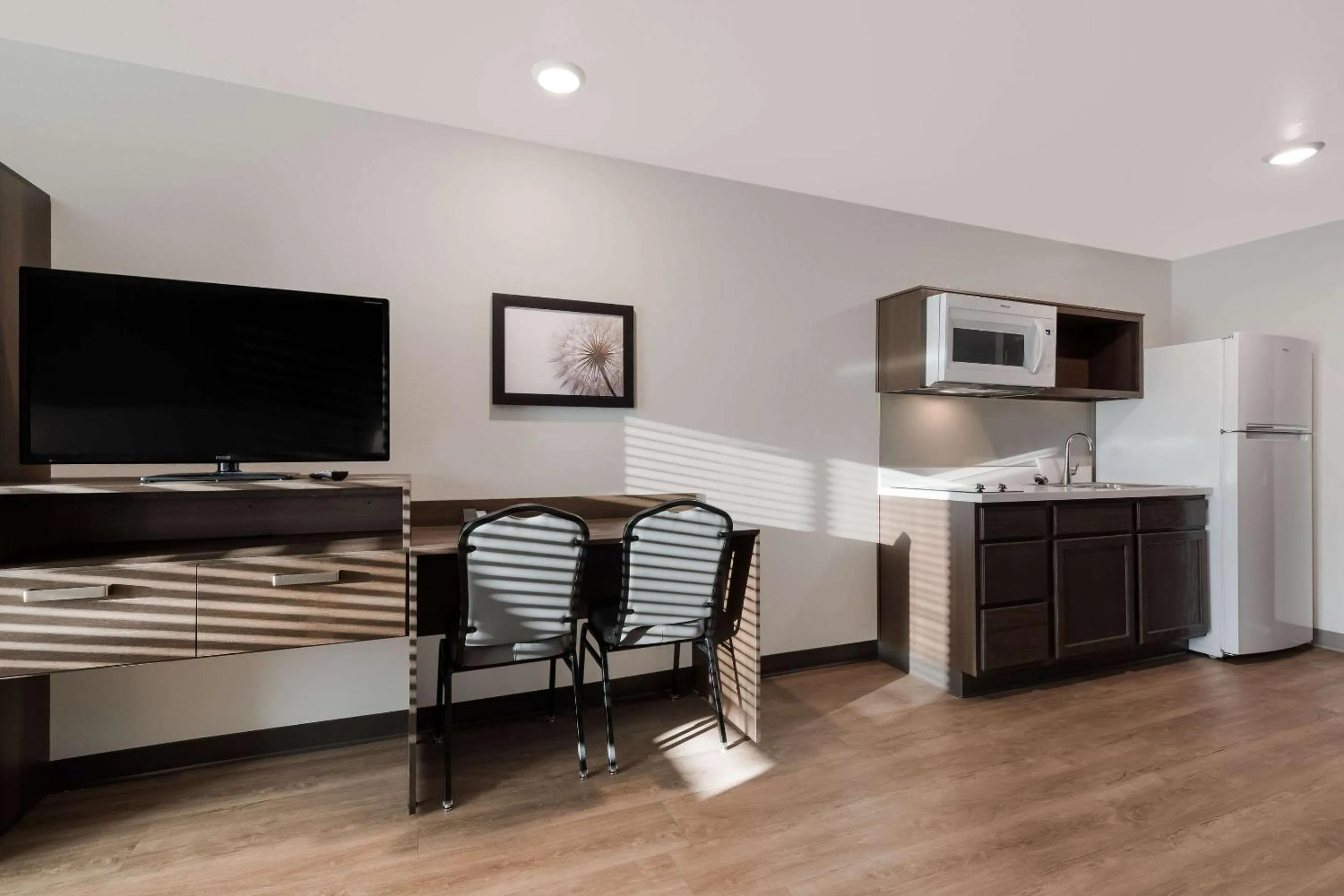 Bedroom in WoodSpring Suites Phoenix-Deer Valley