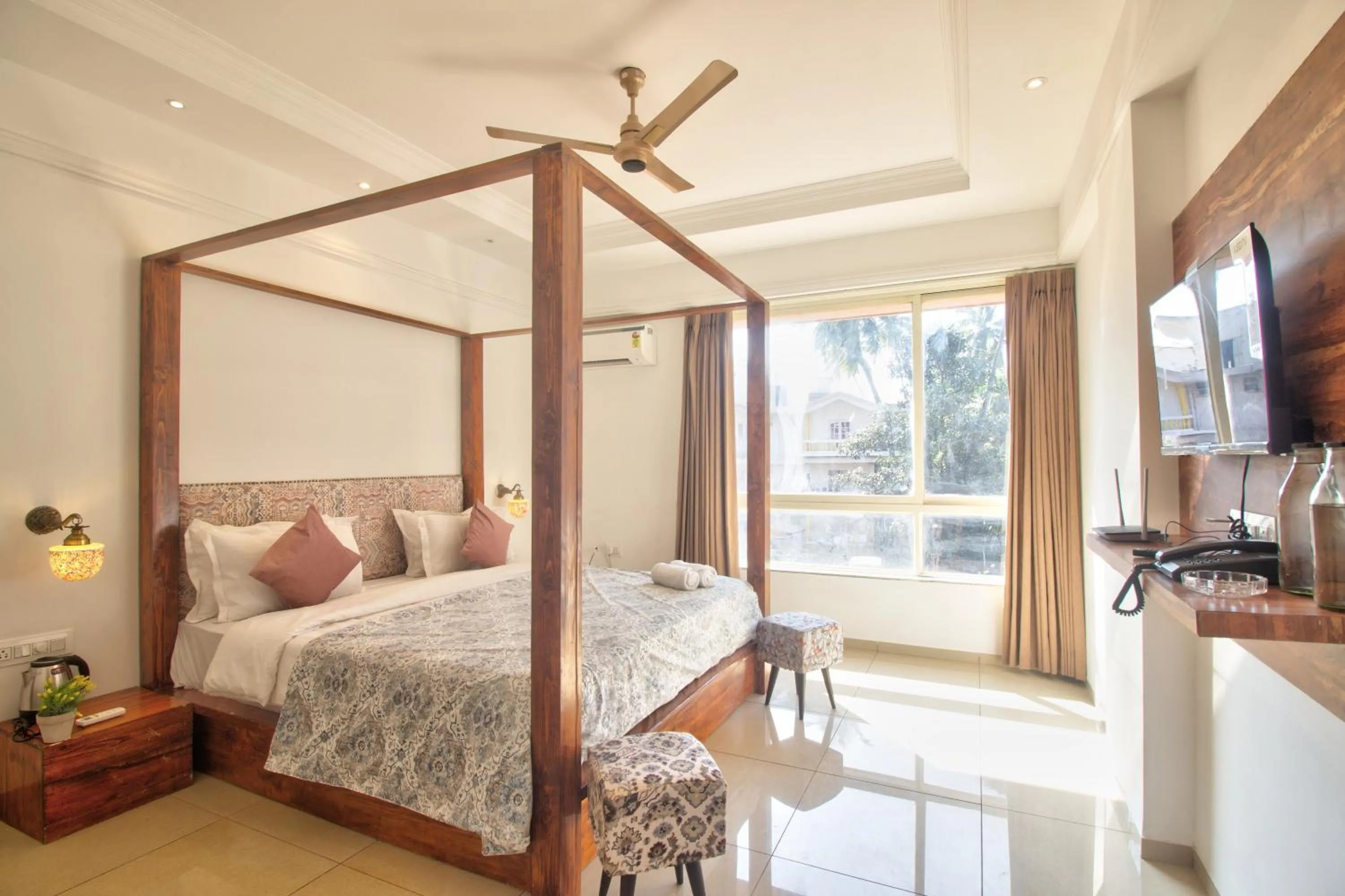 TV and multimedia, Bed in Hotel Sea Sapphire ,Calangute