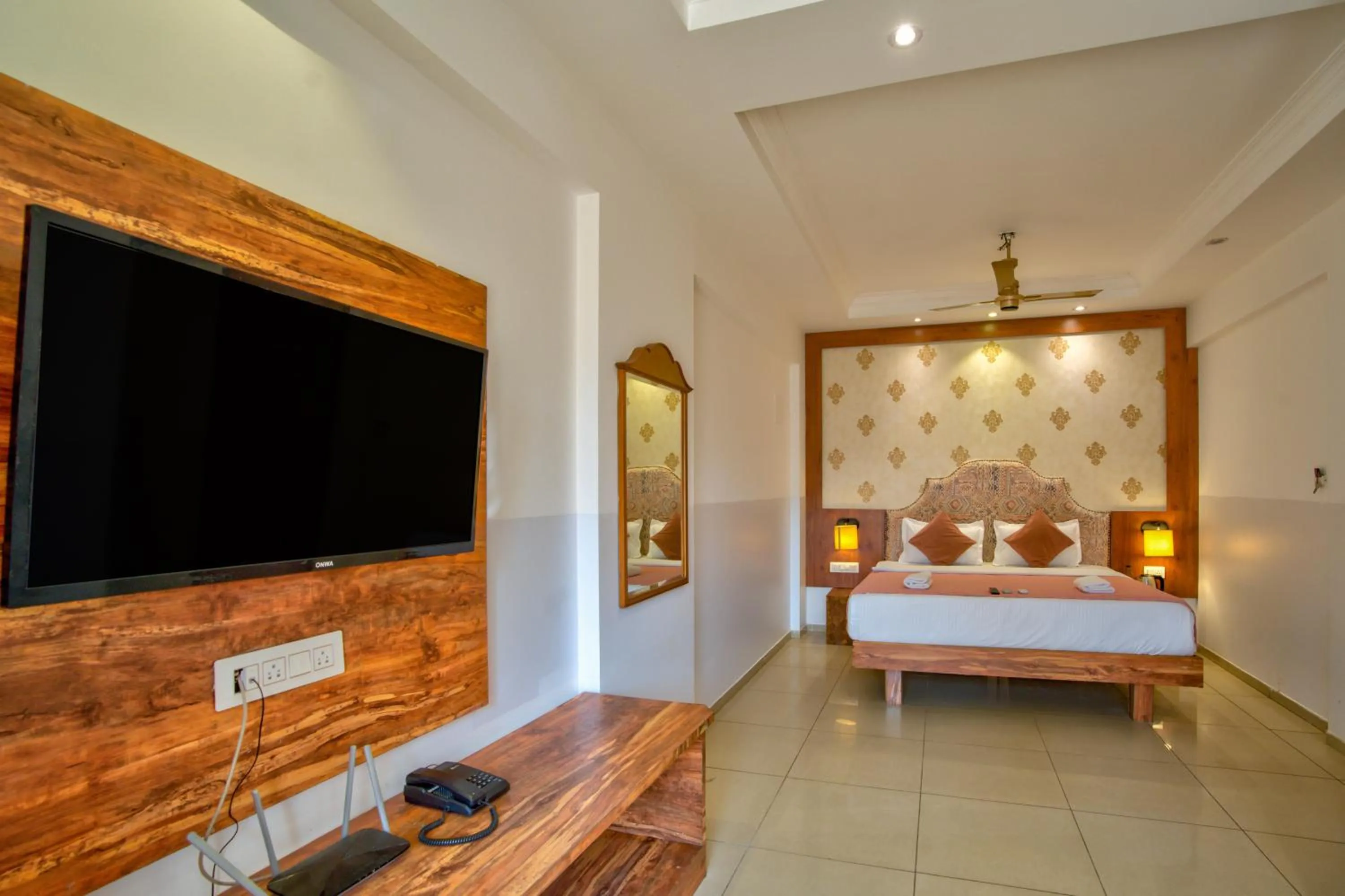 Photo of the whole room, Bed in Hotel Sea Sapphire ,Calangute