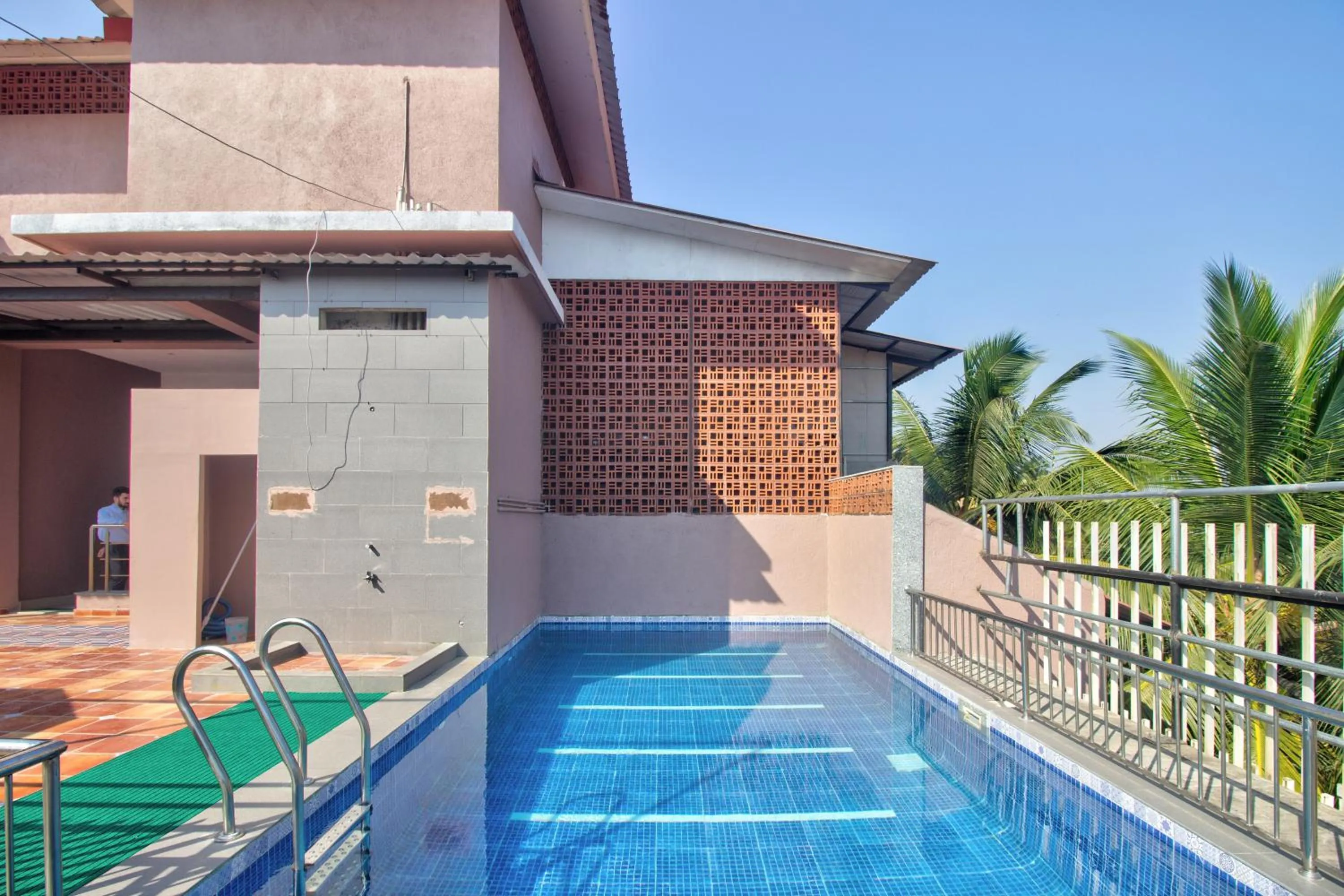 Swimming pool in Hotel Sea Sapphire ,Calangute