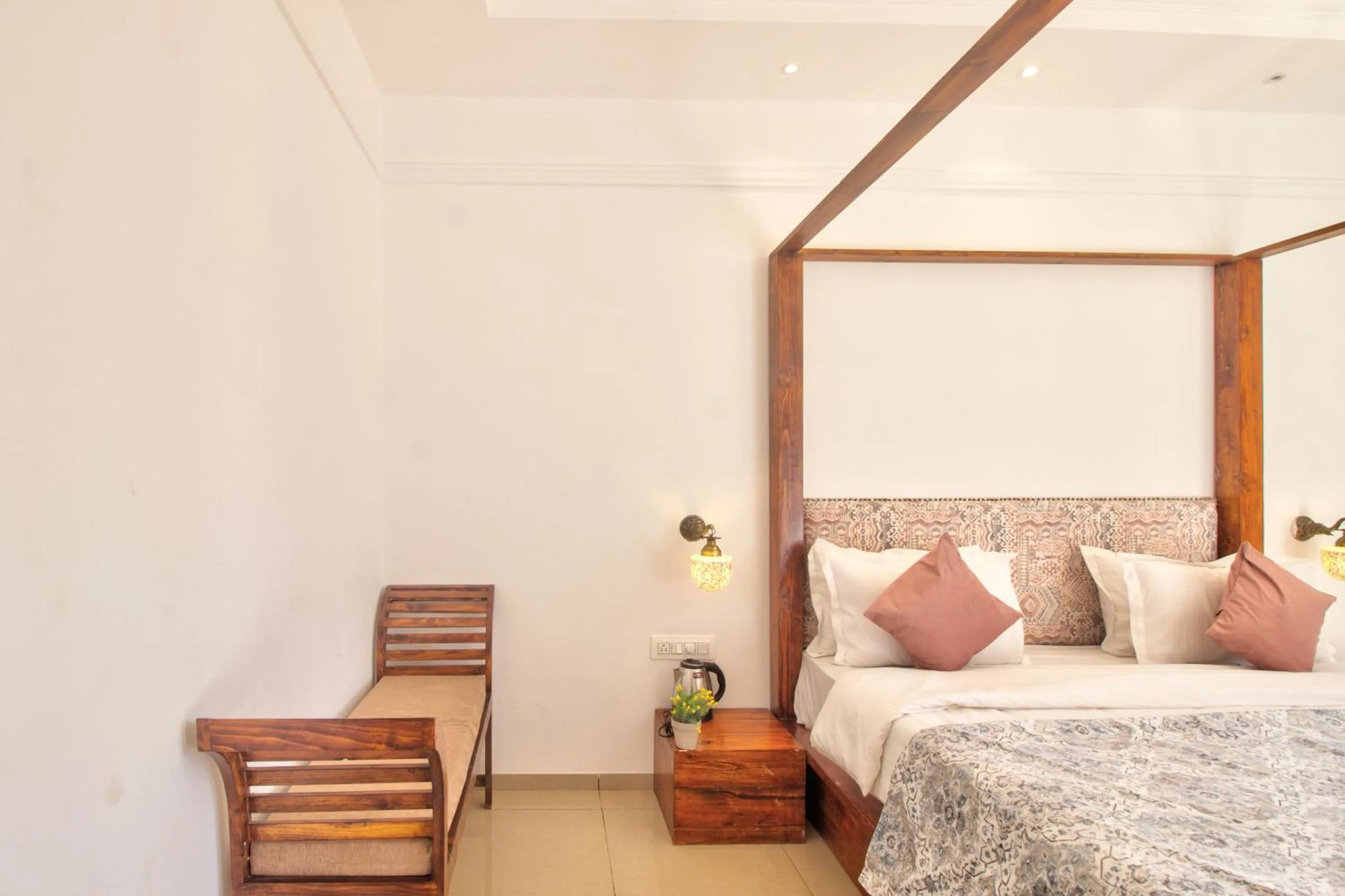 Photo of the whole room, Bed in Hotel Sea Sapphire ,Calangute