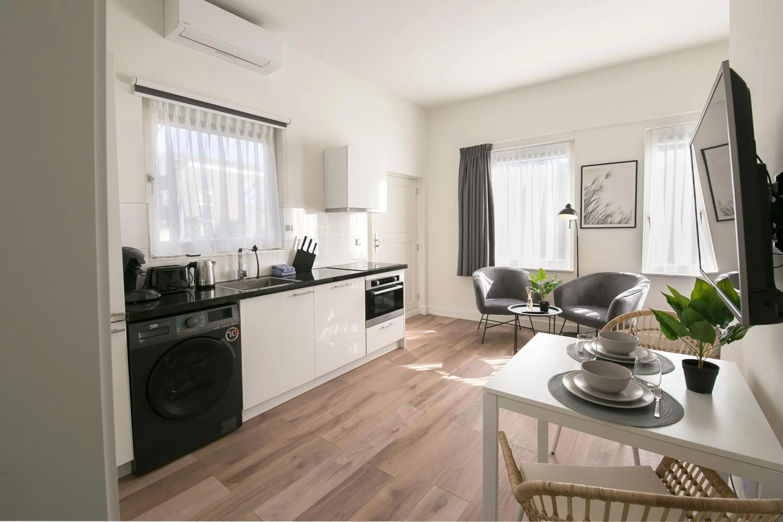 Kitchen or kitchenette in Boutique Scheveningen beach apartment