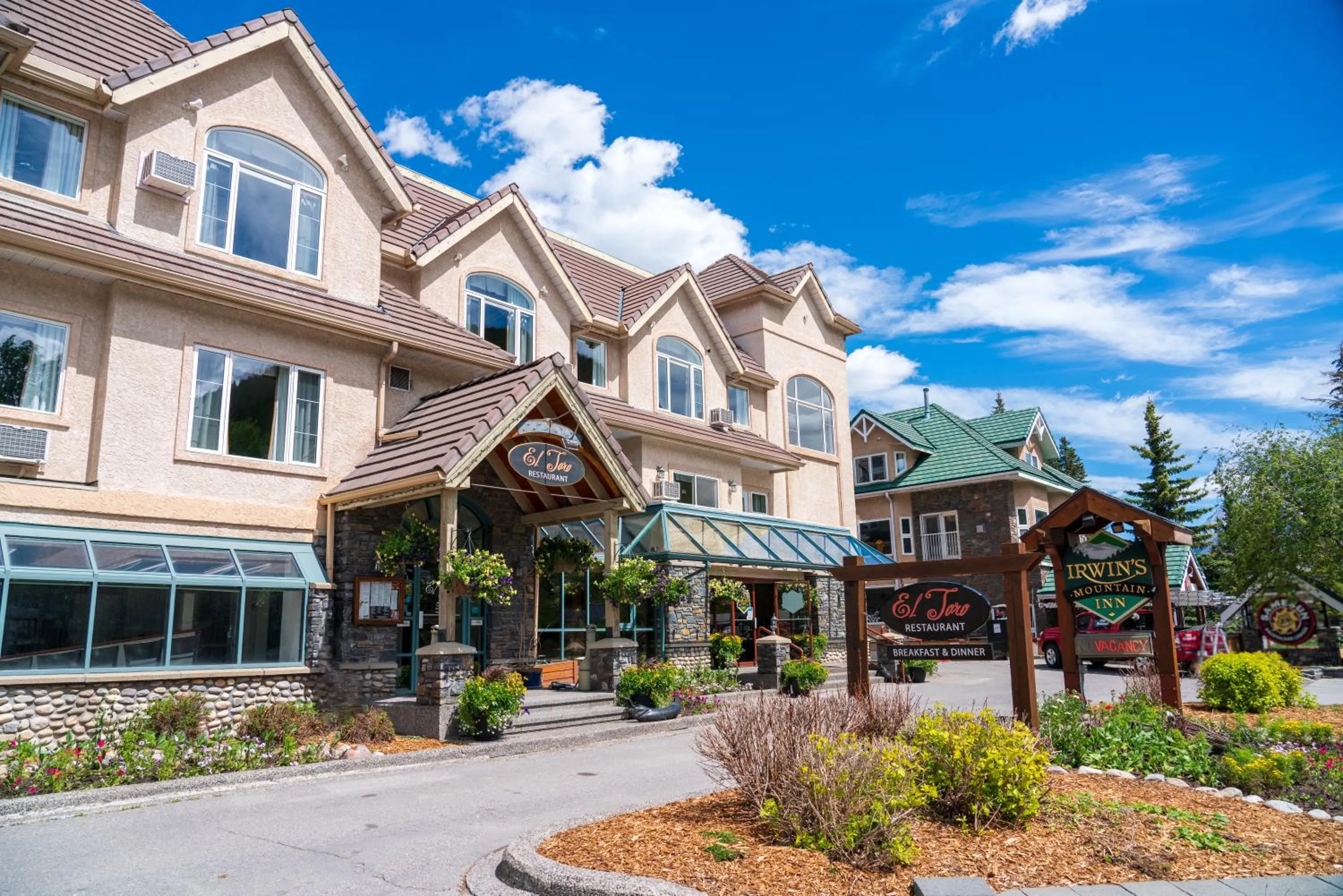 Property building in Irwin's Mountain Inn