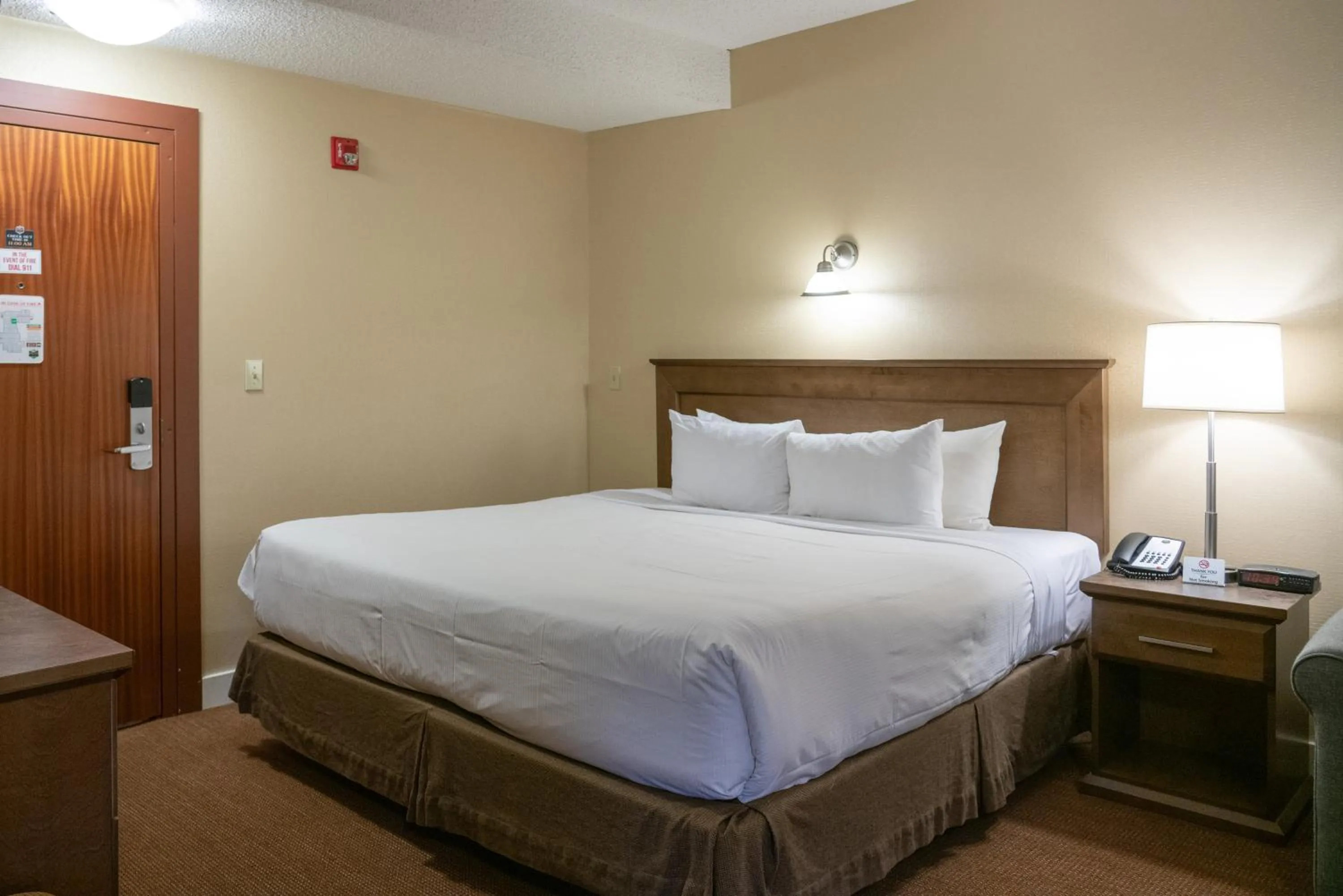 Bed in Irwin's Mountain Inn