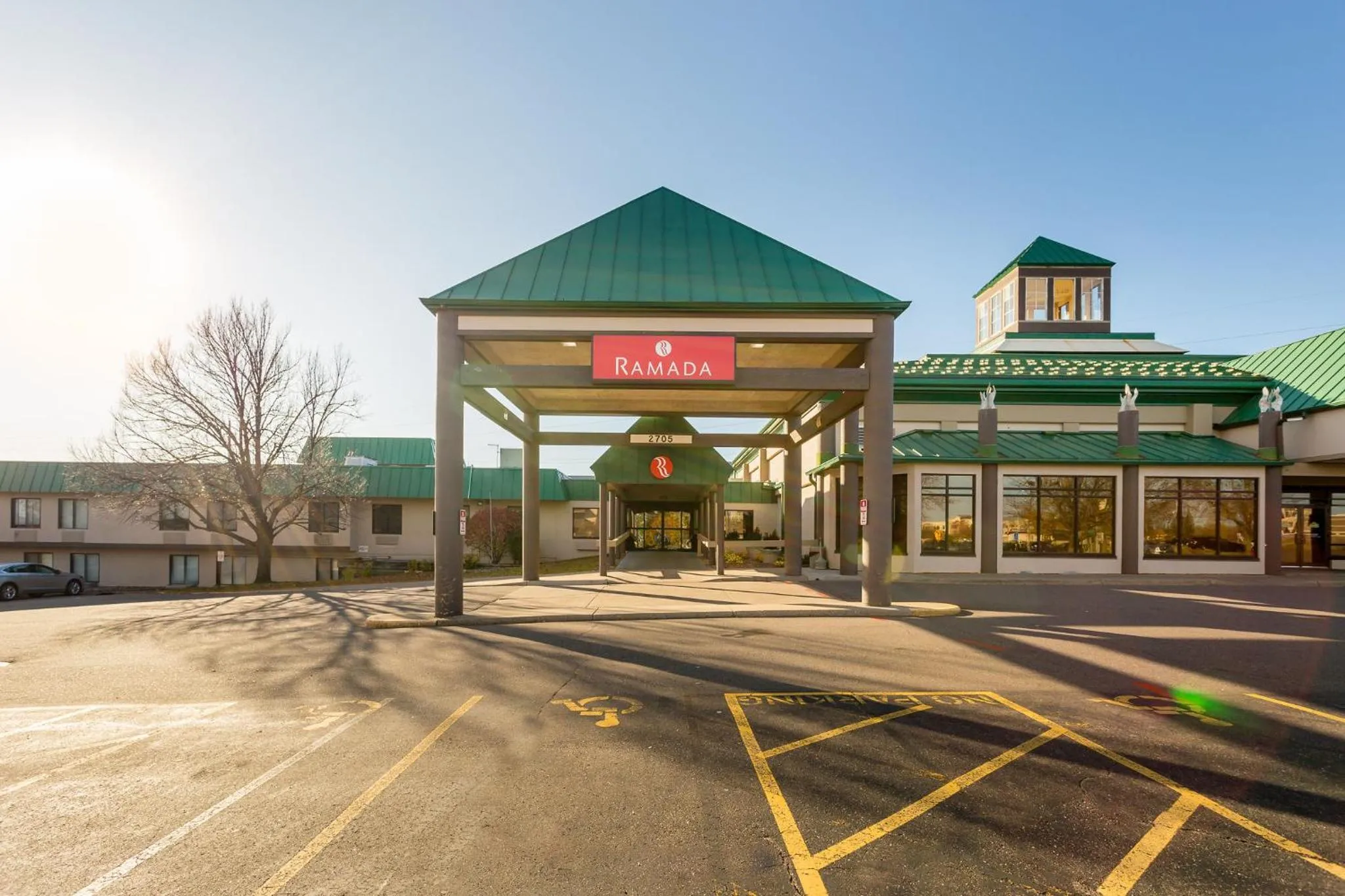 Property building in Ramada by Wyndham Plymouth Hotel & Conference Center