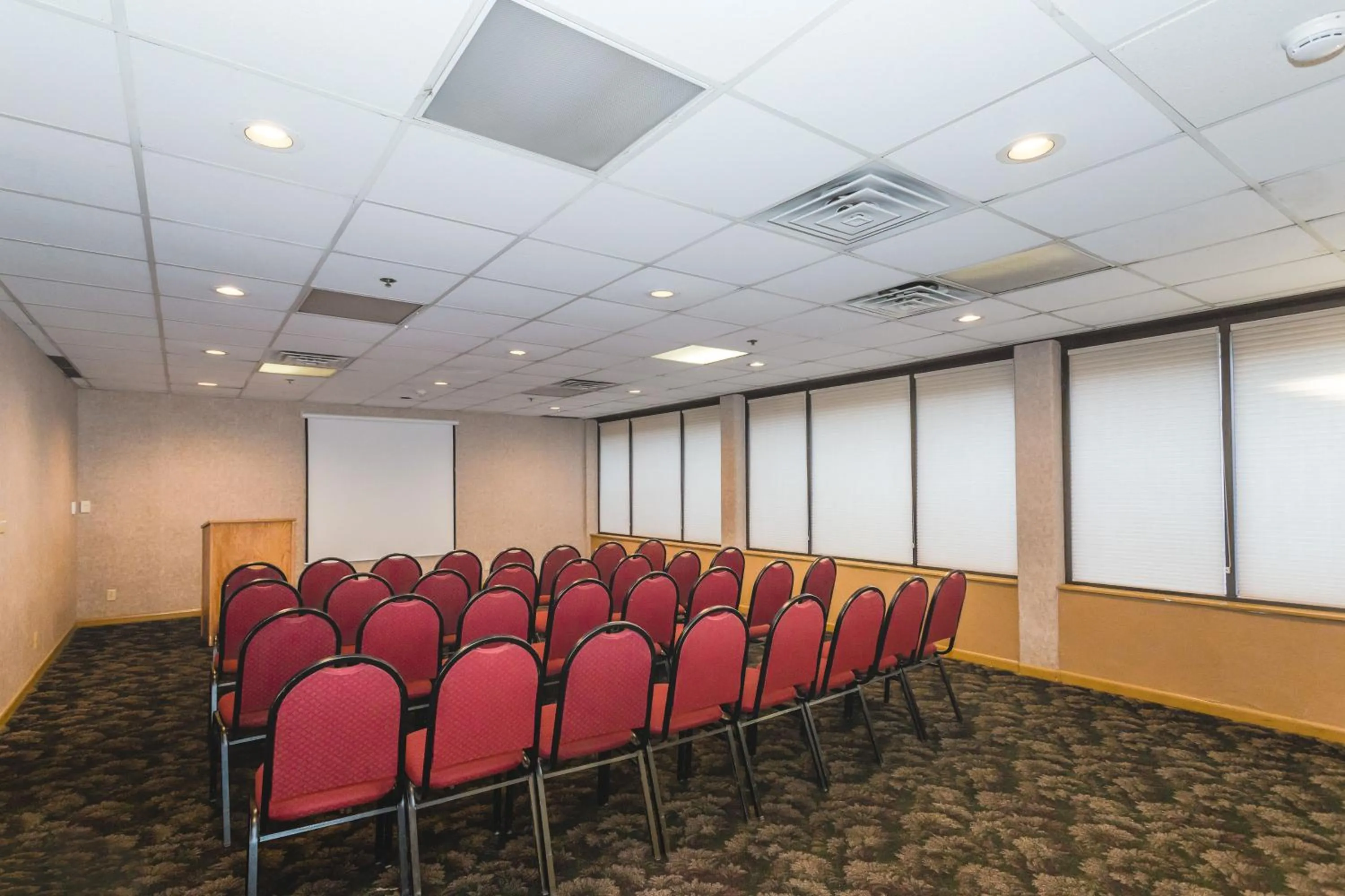Business facilities in Ramada by Wyndham Plymouth Hotel & Conference Center