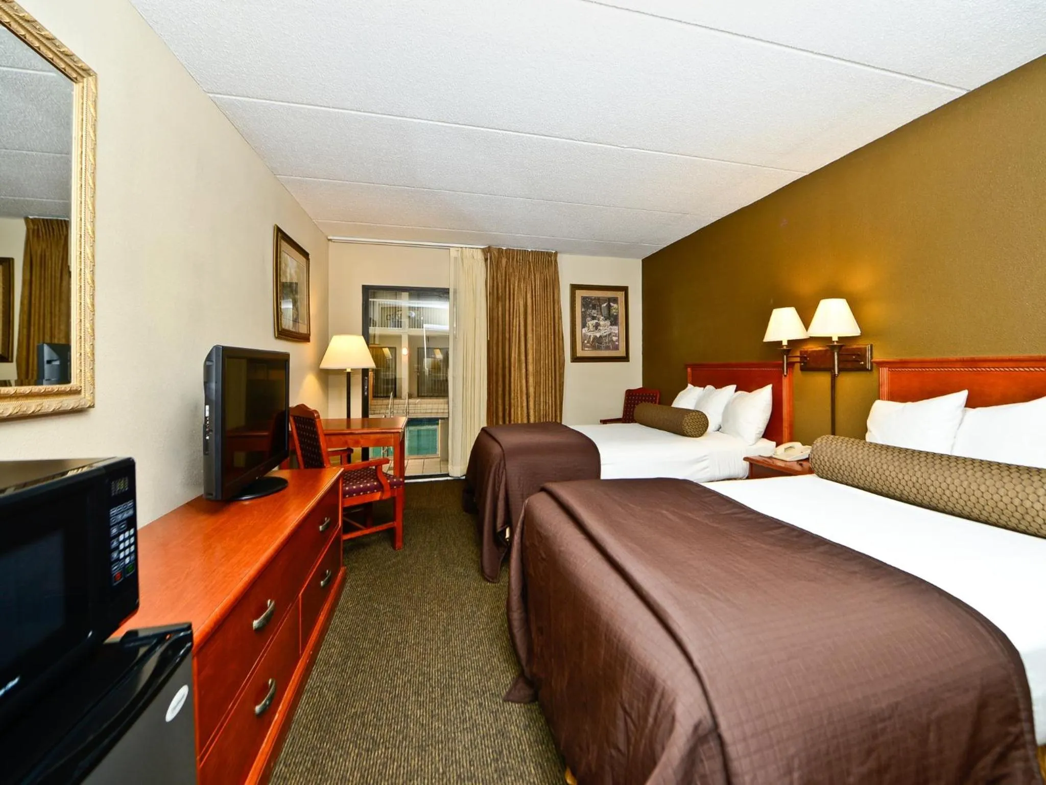 Patio in Ramada by Wyndham Plymouth Hotel & Conference Center