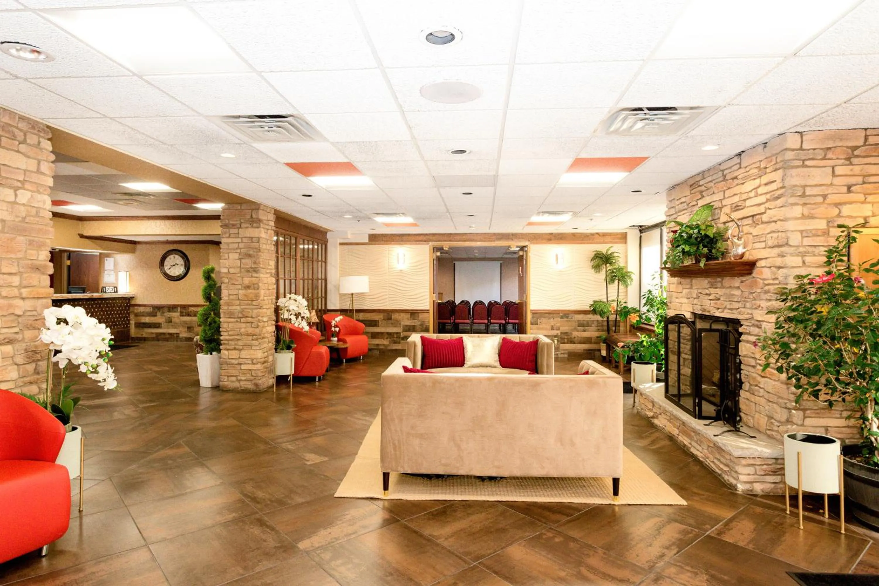 Lobby or reception in Ramada by Wyndham Plymouth Hotel & Conference Center