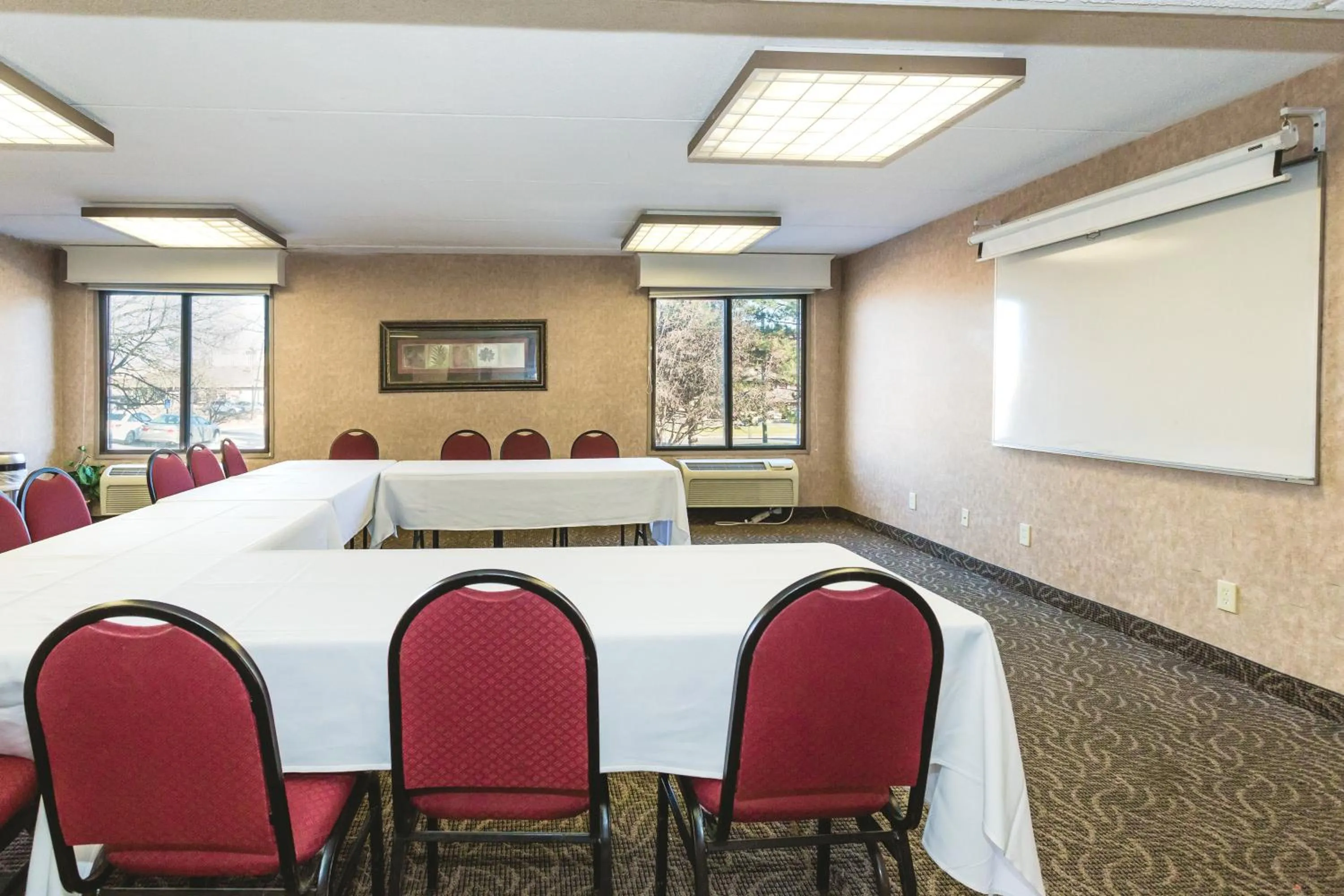 Business facilities in Ramada by Wyndham Plymouth Hotel & Conference Center