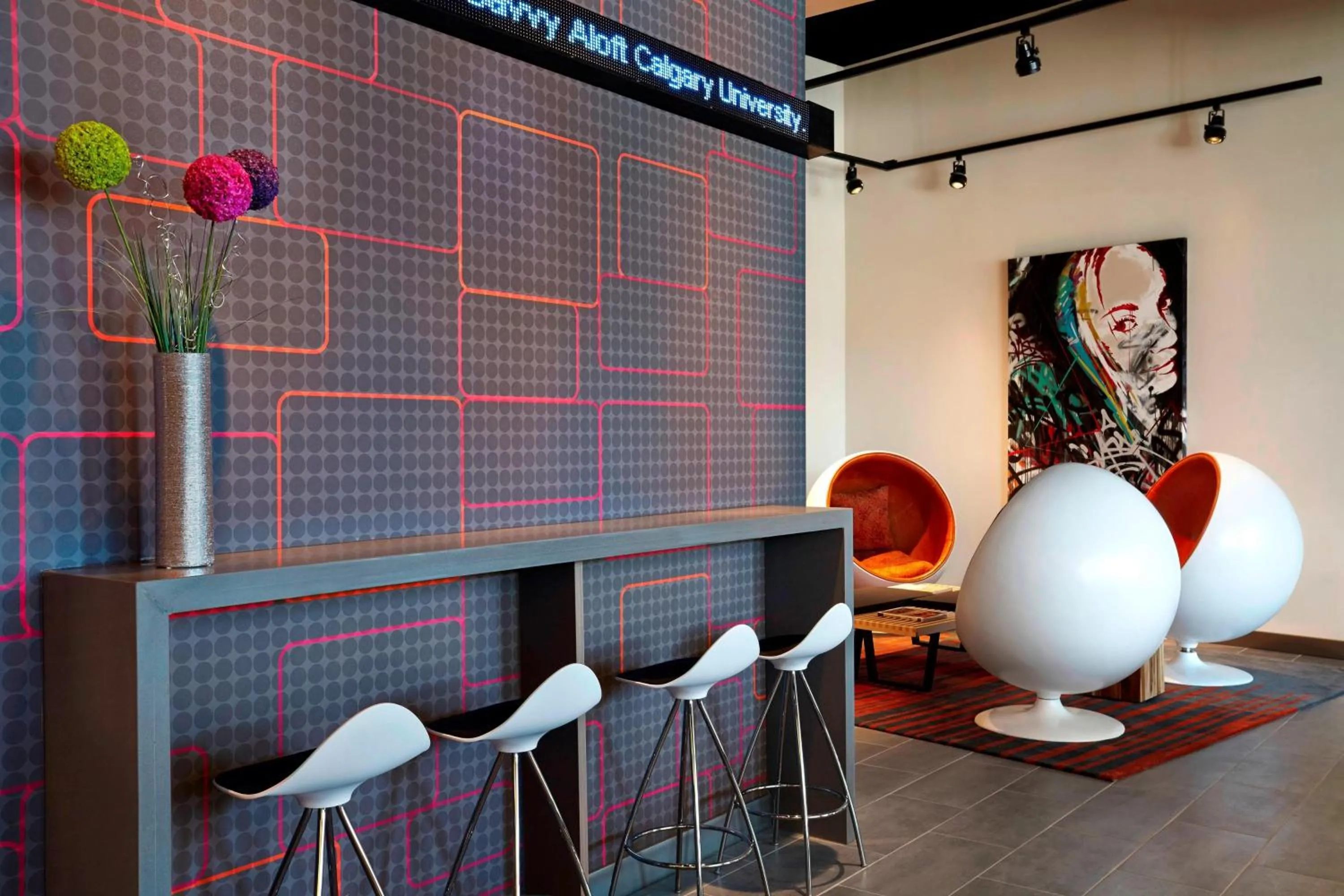 Lounge or bar in Aloft Hotel Calgary University