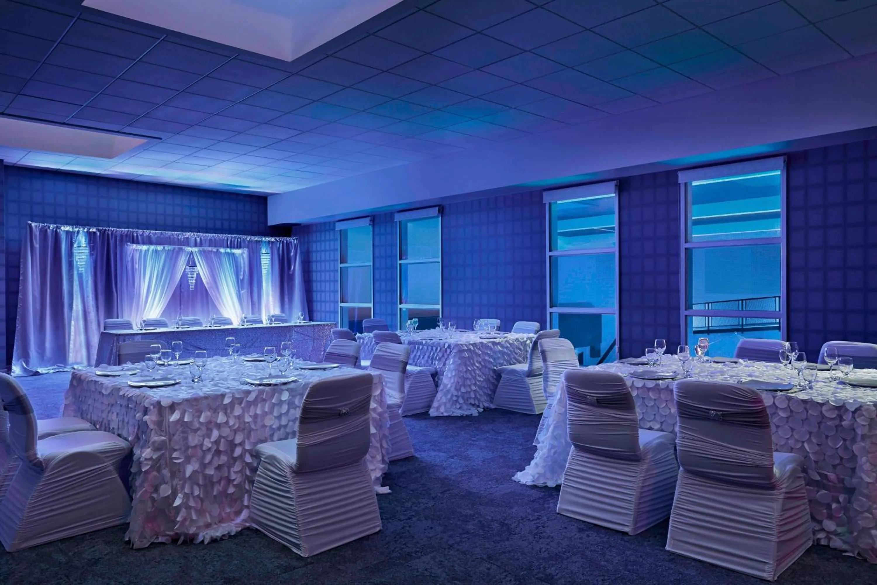 Lobby or reception in Aloft Hotel Calgary University