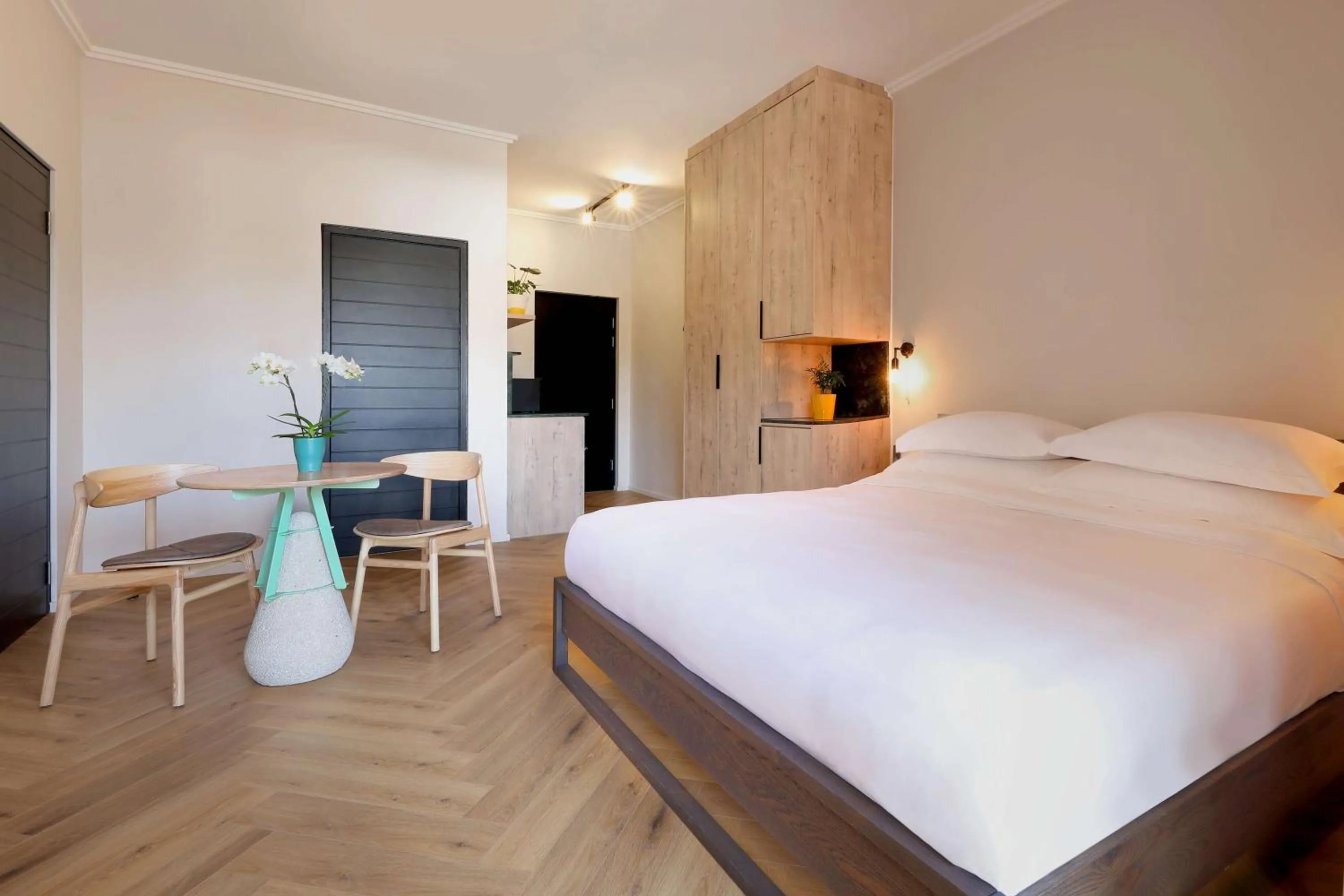 Photo of the whole room, Bed in Hyatt House Johannesburg, Sandton