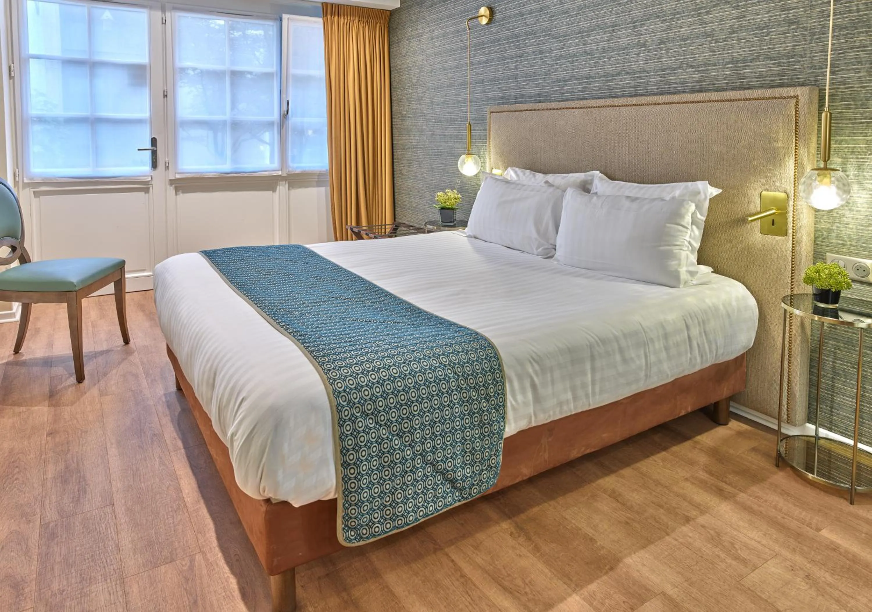 Bedroom, Bed in Hotel De Guise Nancy Vieille Ville