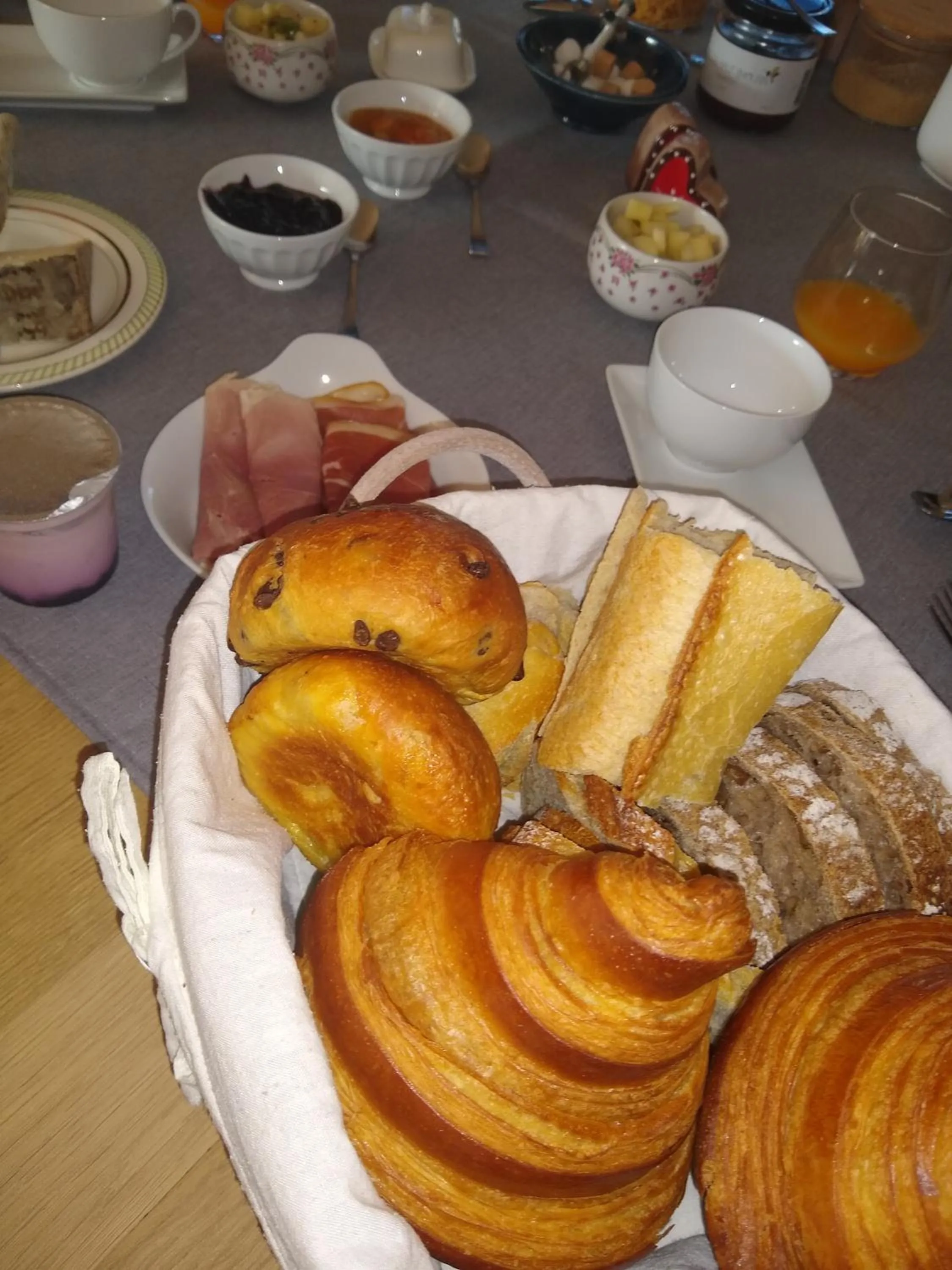 Breakfast in Les Agapanthes