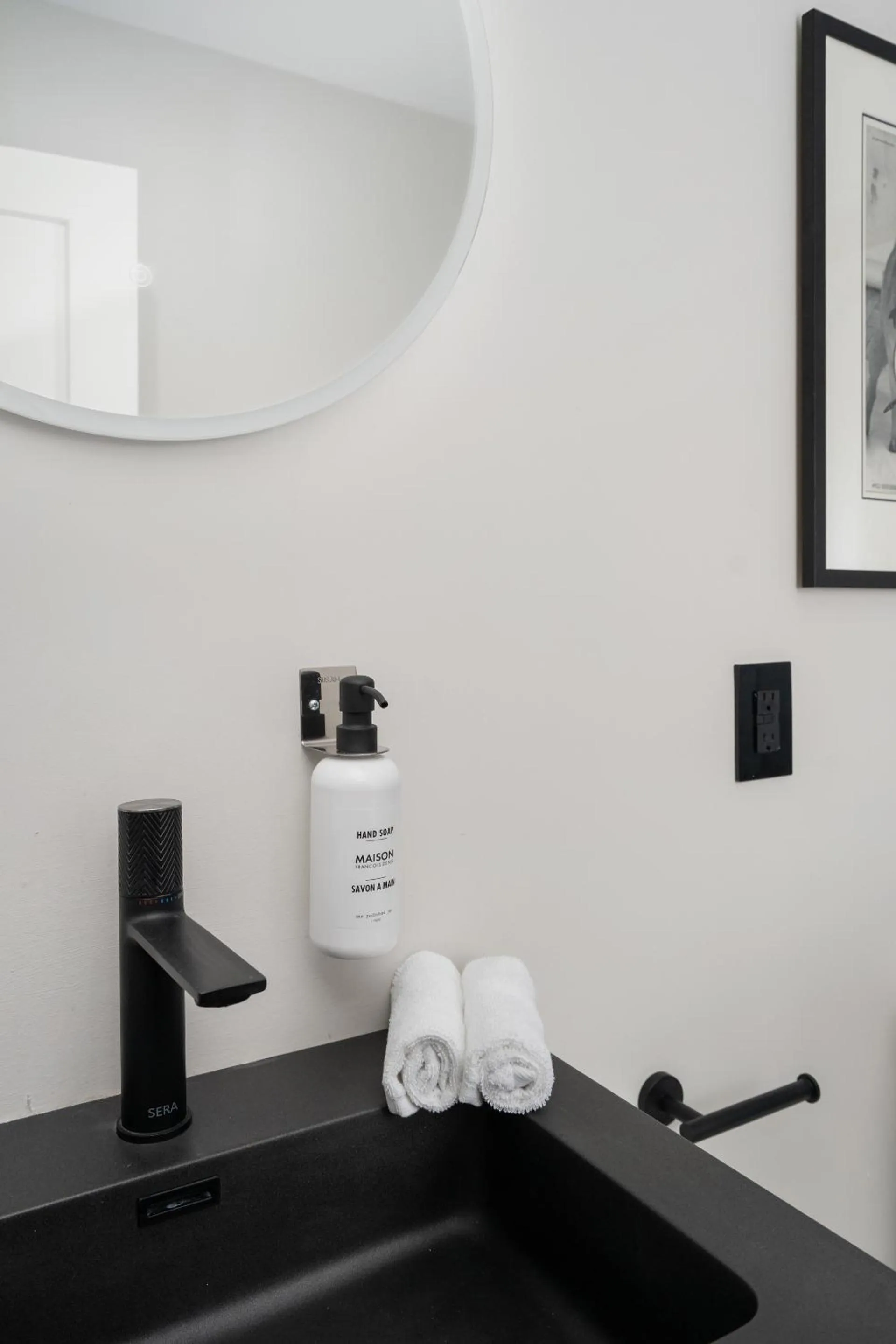 Bathroom in François-Denis Apartments