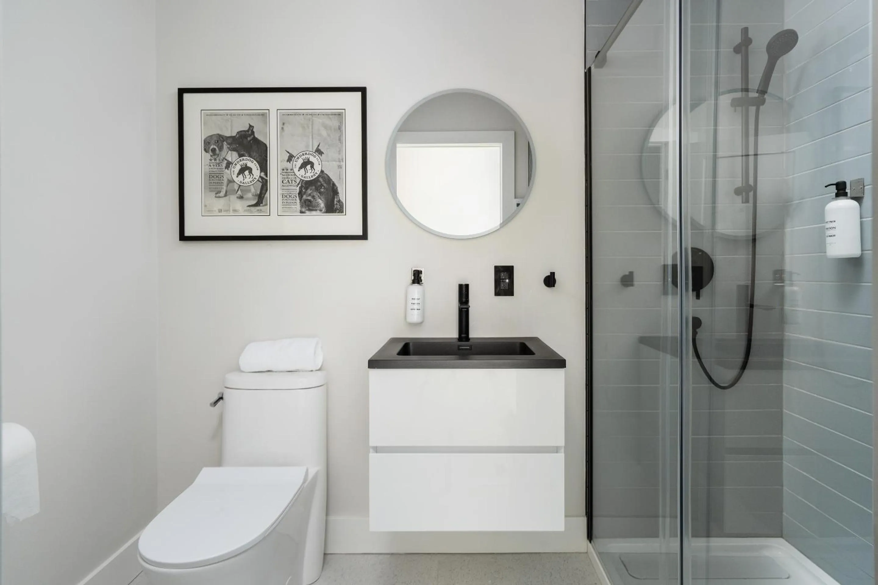 Bathroom in François-Denis Apartments