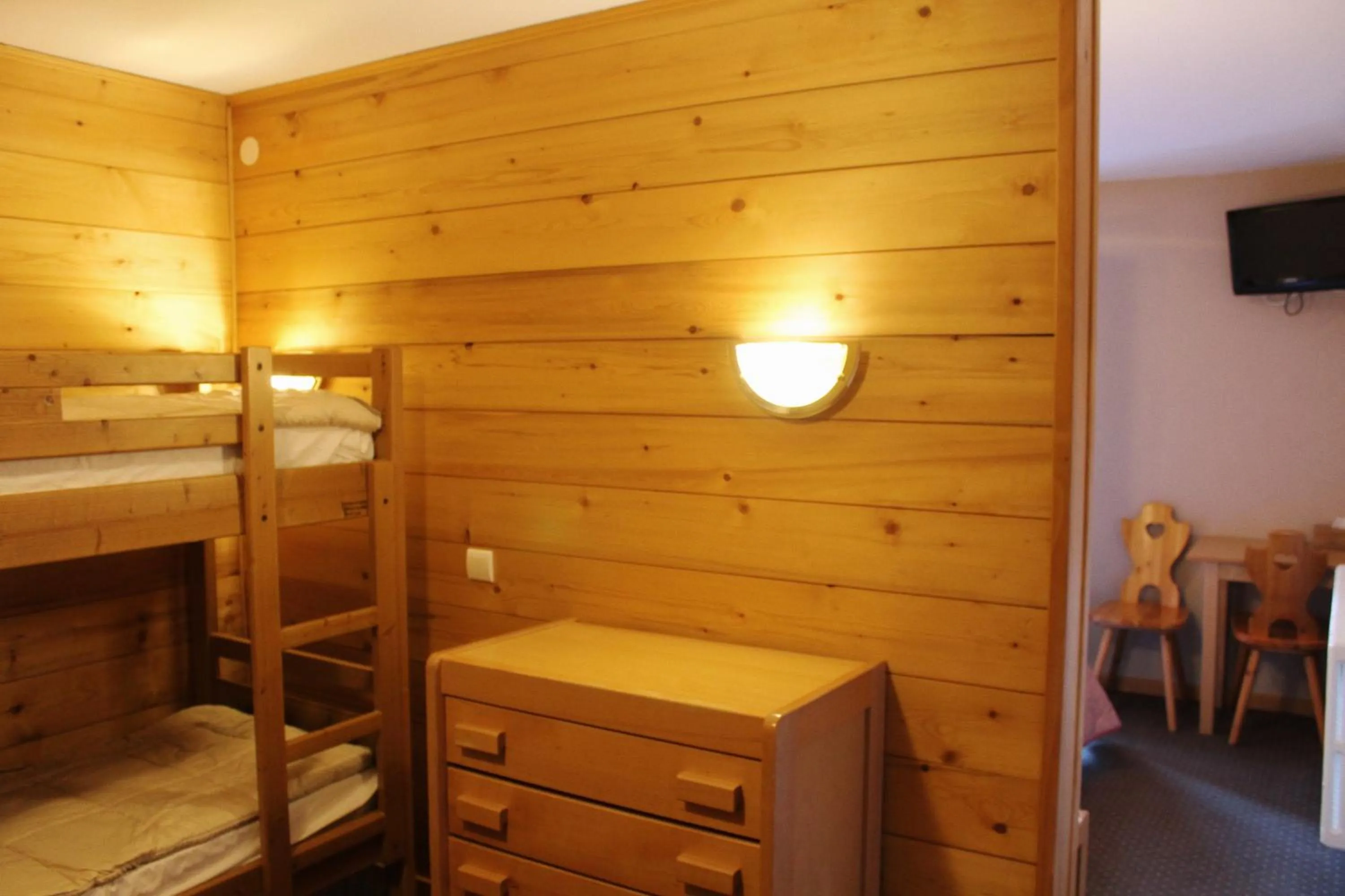 Photo of the whole room, Bed in Le Roitelet