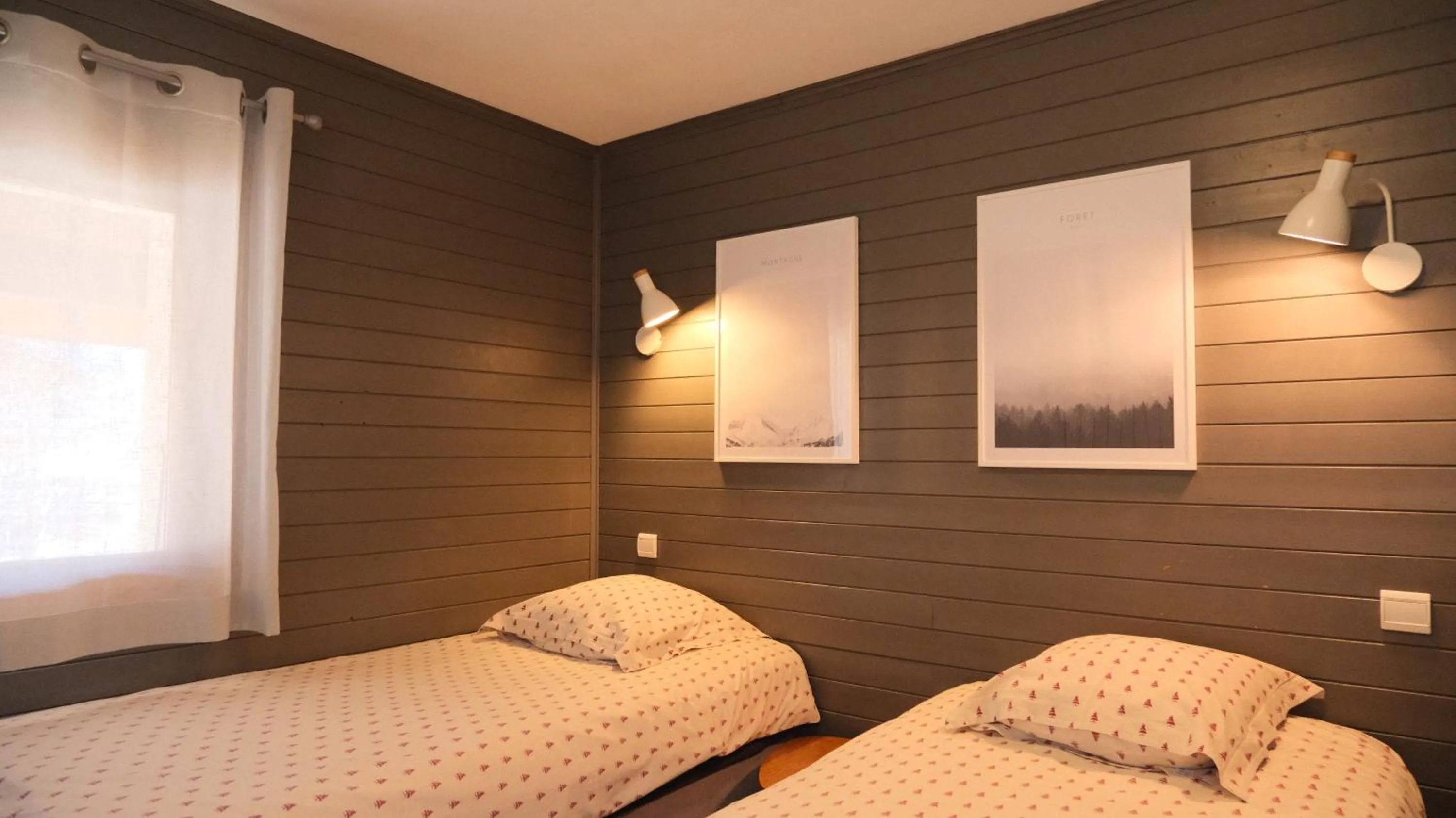 Photo of the whole room, Bed in Le Roitelet