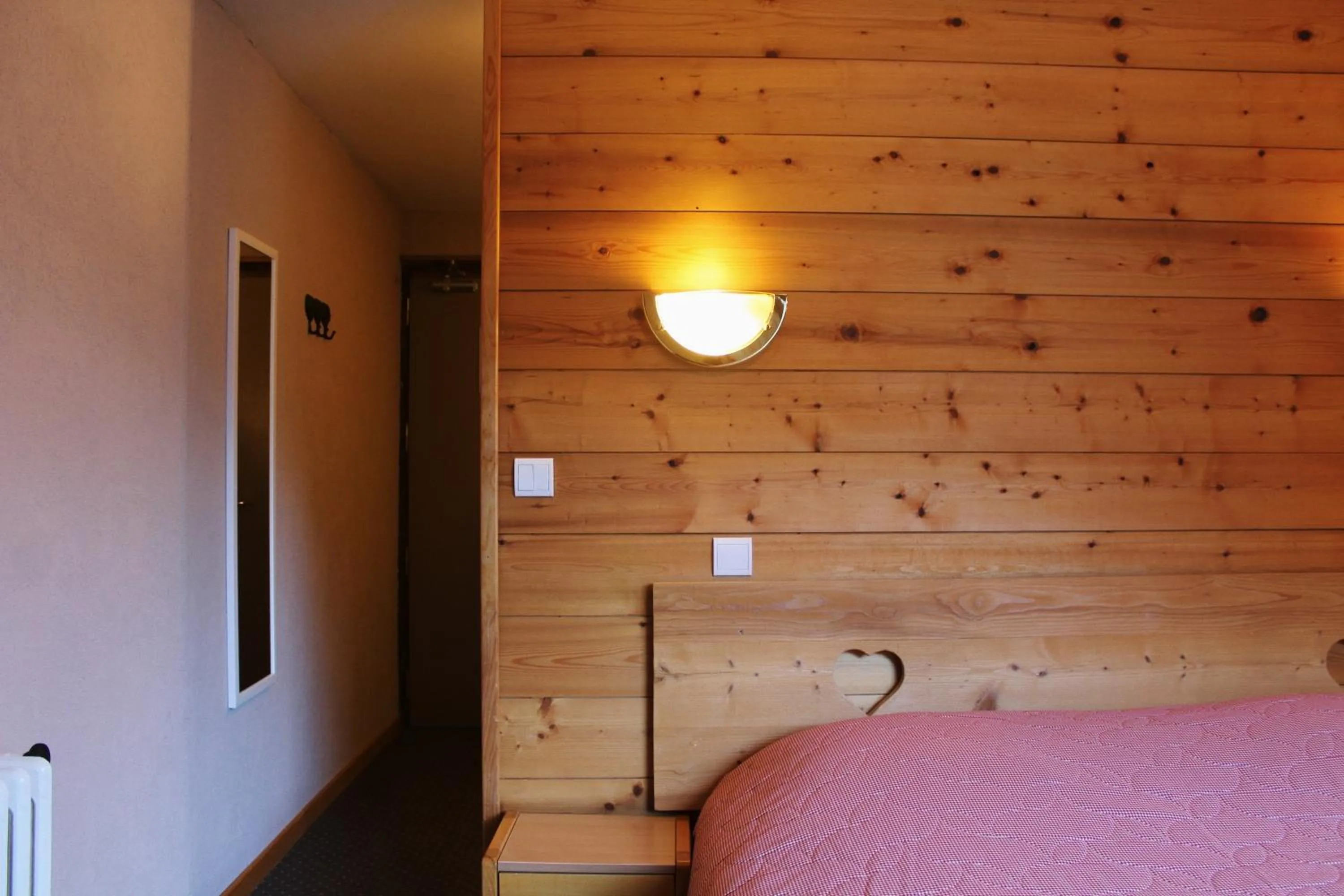 Bedroom, Bed in Le Roitelet