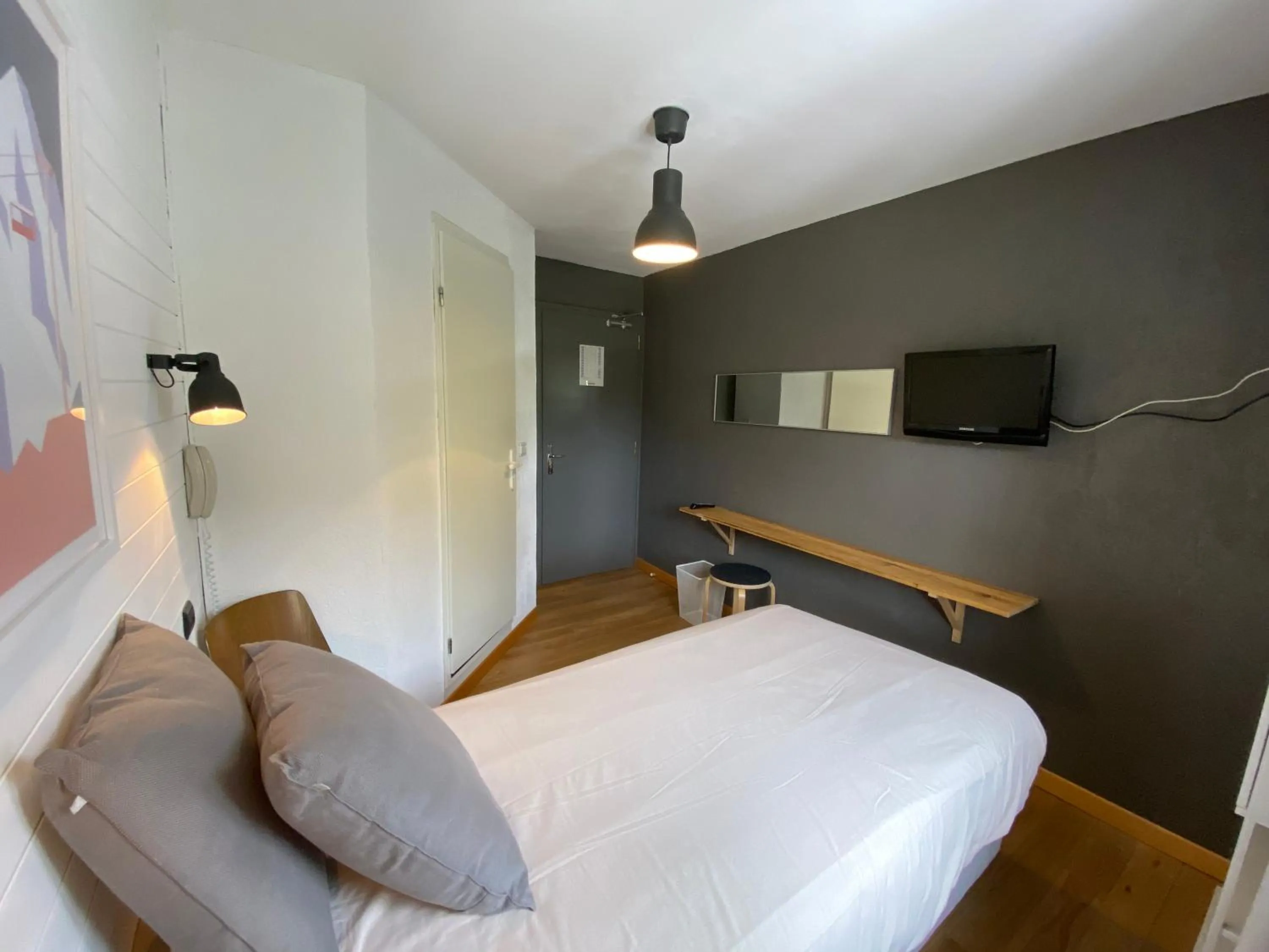 Bedroom, Bed in Le Roitelet