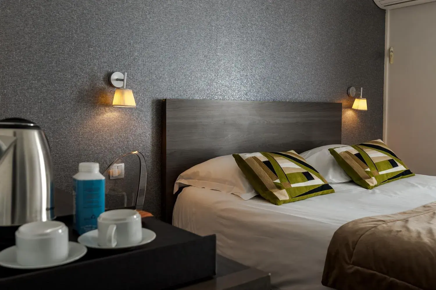 Superior Queen Room - Non-Smoking in Best Western Hotel Acadie Paris Nord Villepinte Superior Queen Room - Non-Smoking in Best Western Hotel Acadie Paris Nord Villepinte