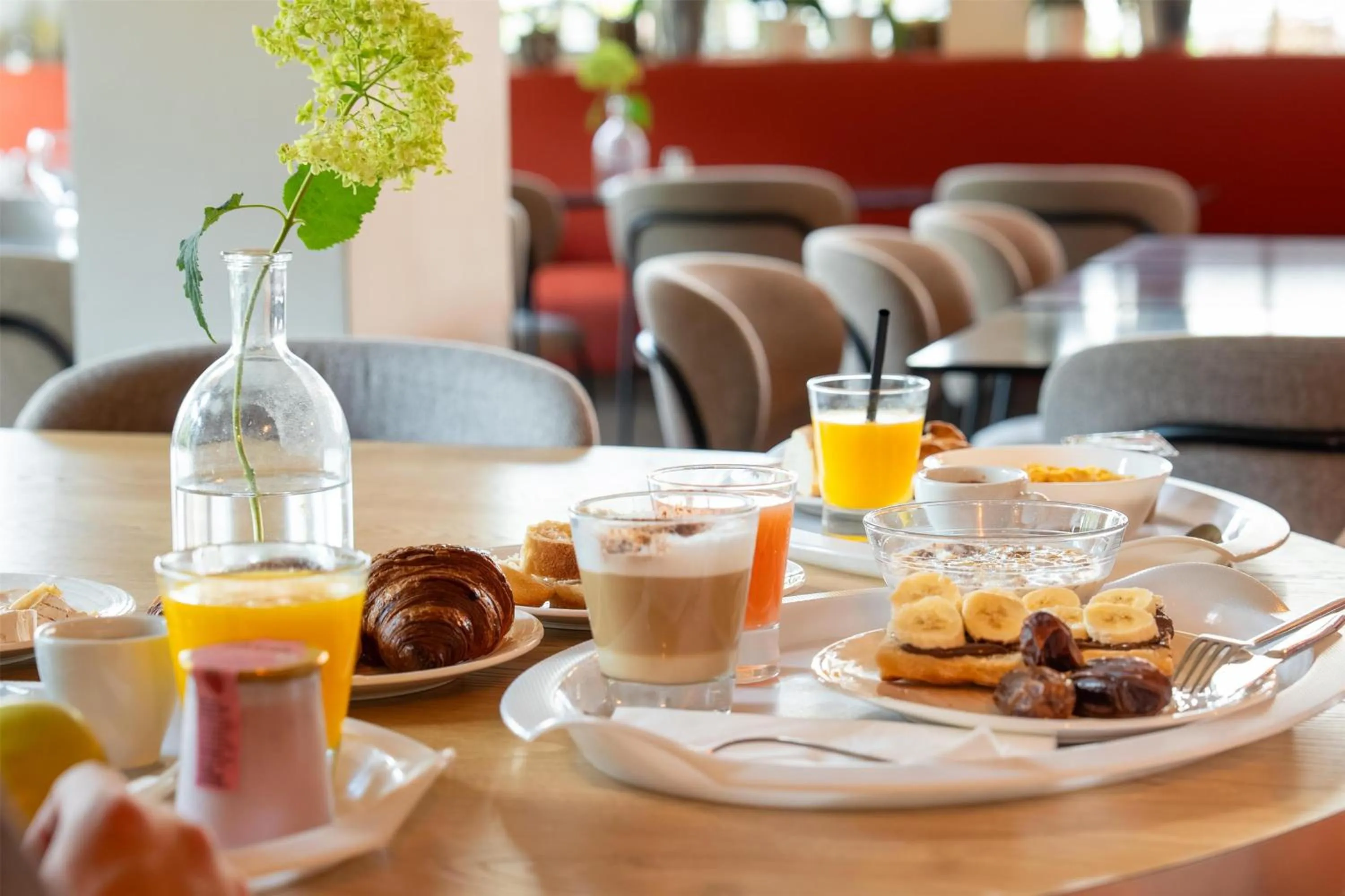 Breakfast in Best Western Hotel Acadie Paris Nord Villepinte