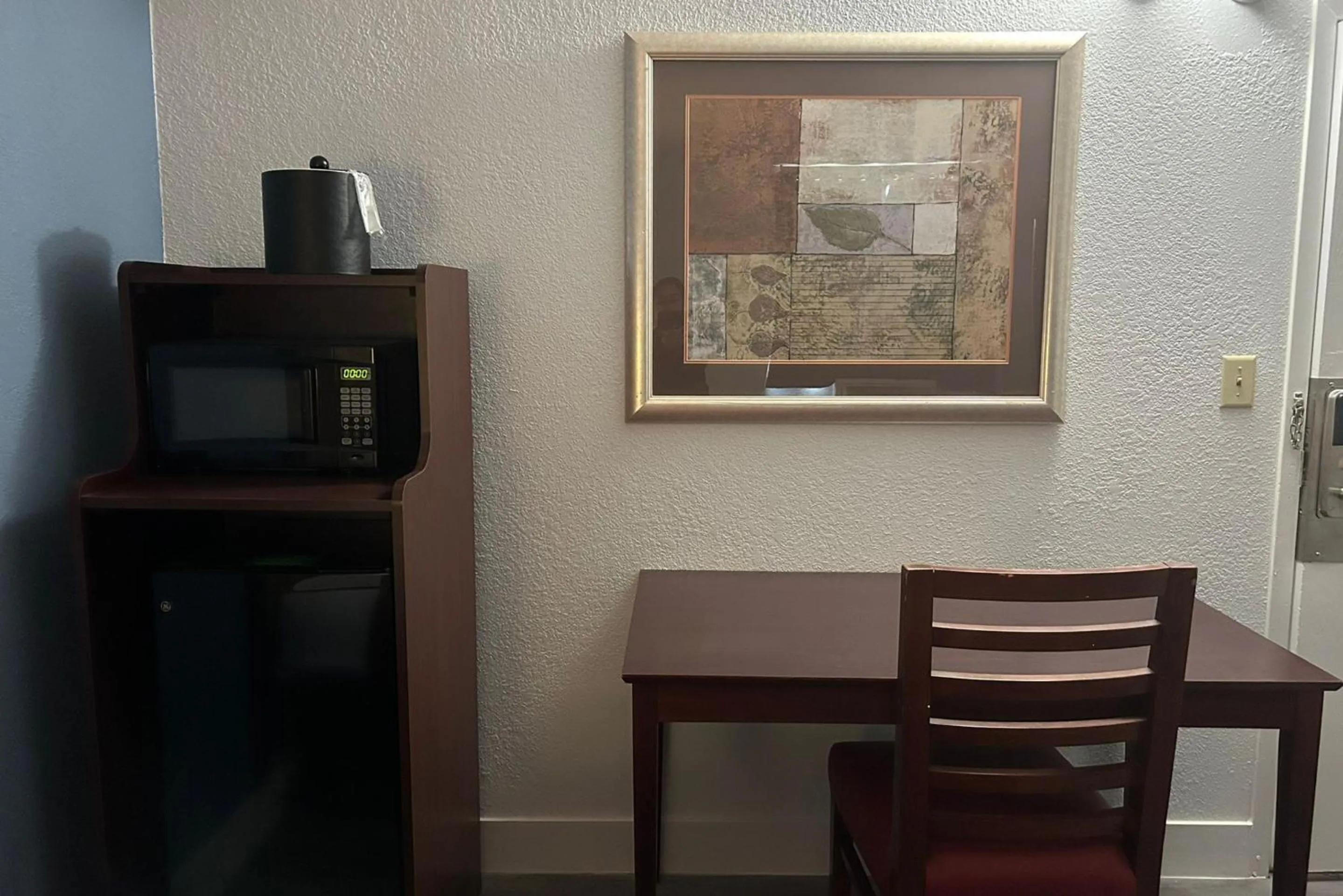 Bedroom in Key Inn Roseville