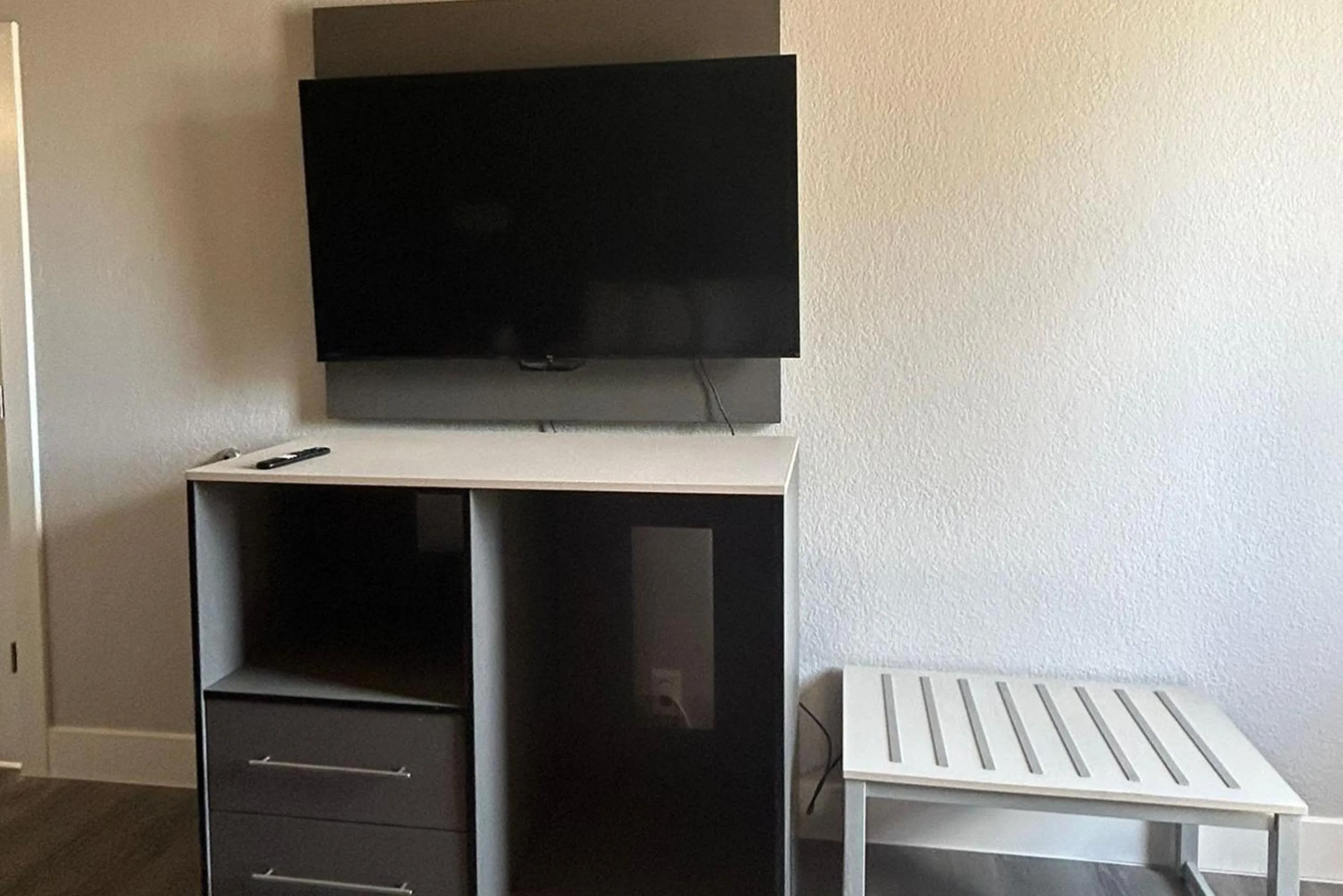 Bedroom in Key Inn Roseville