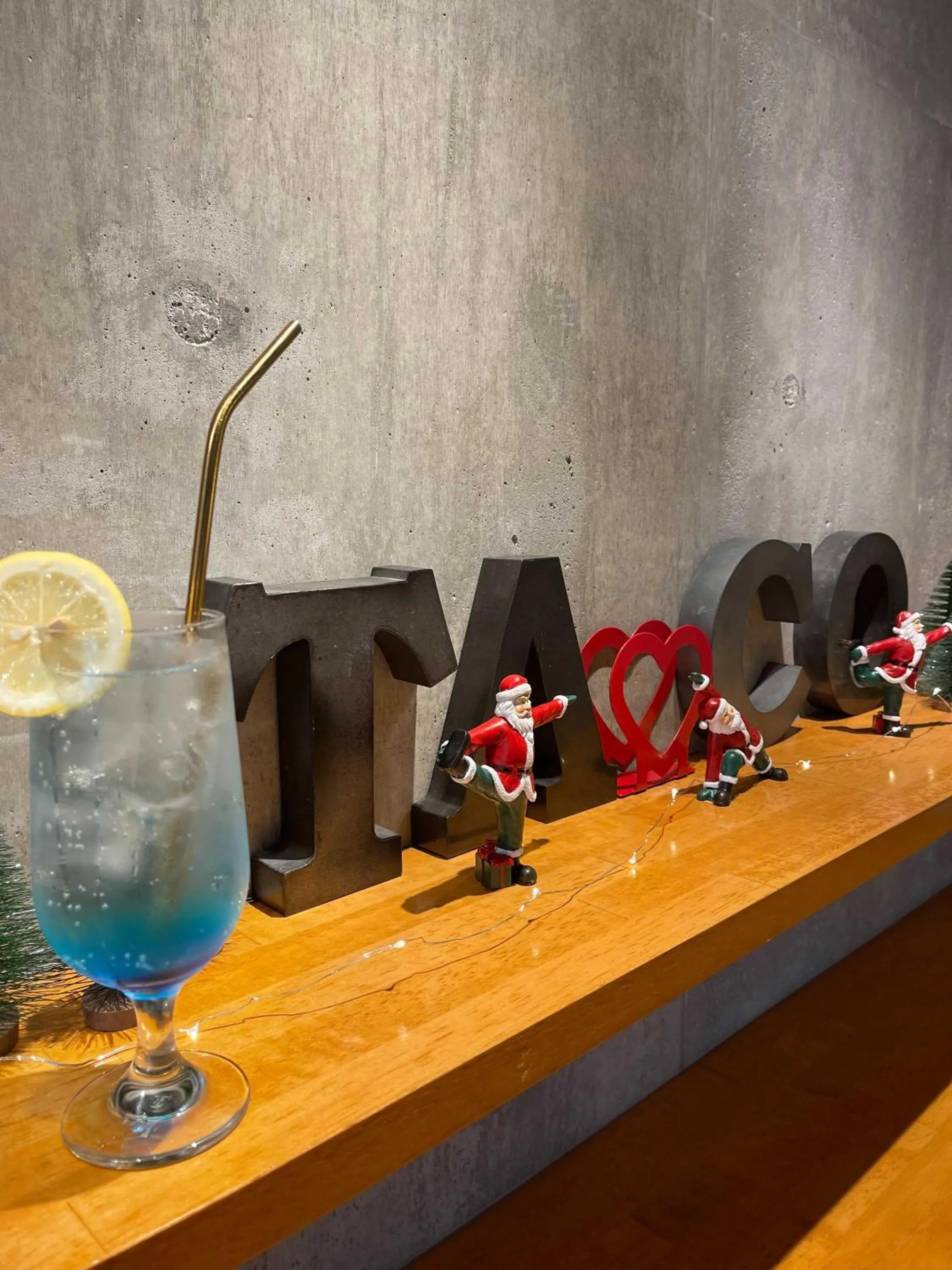 Restaurant/places to eat in Blue Entrance