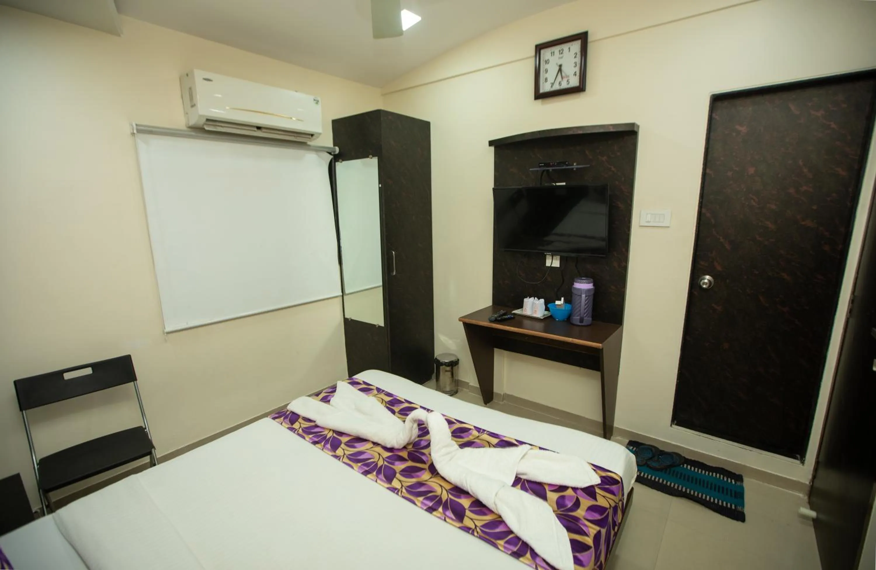 Bedroom, Bed in Hotel J D Residency