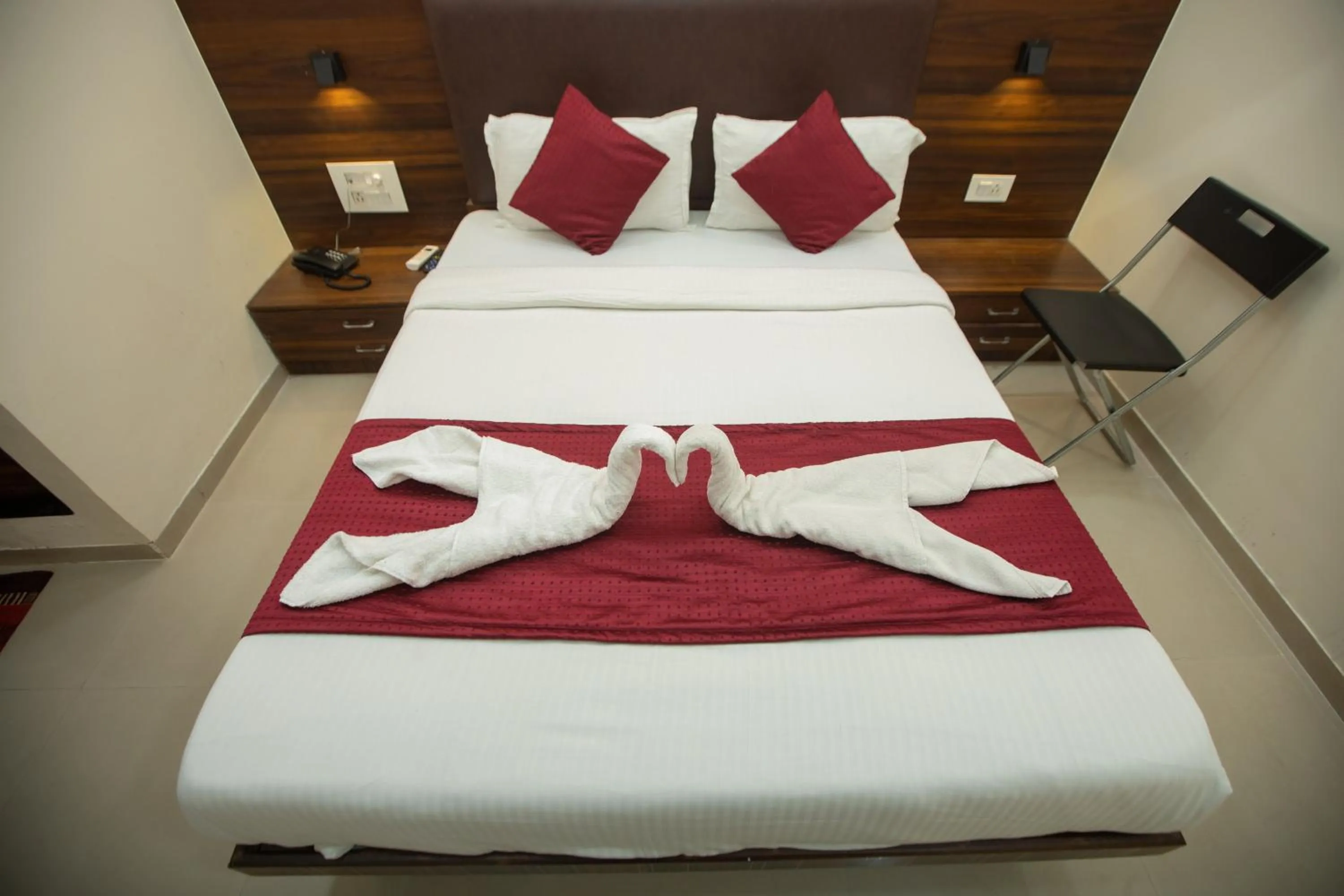 Bed in Hotel J D Residency