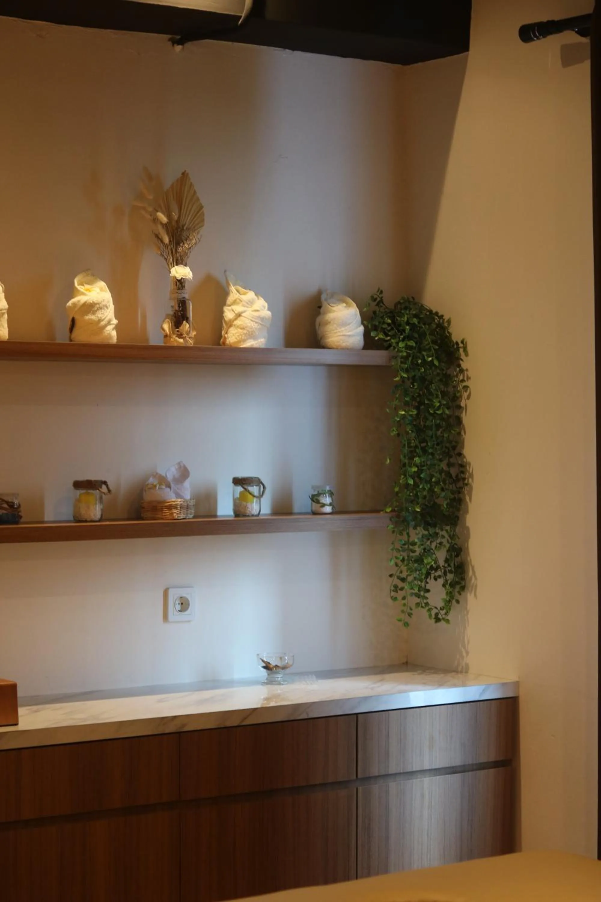 Massage in BeSS Mansion Hotel Surabaya