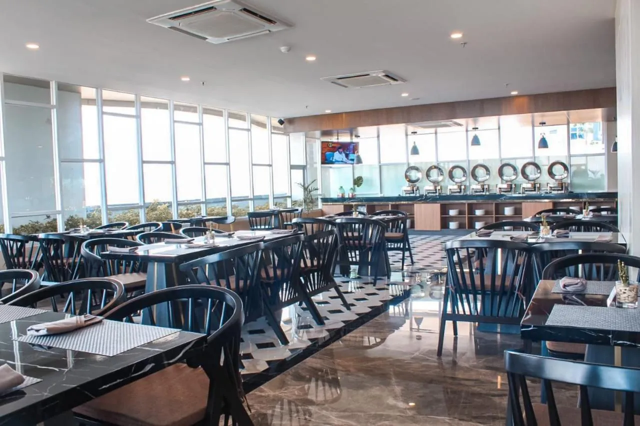 Restaurant/places to eat in BeSS Mansion Hotel Surabaya