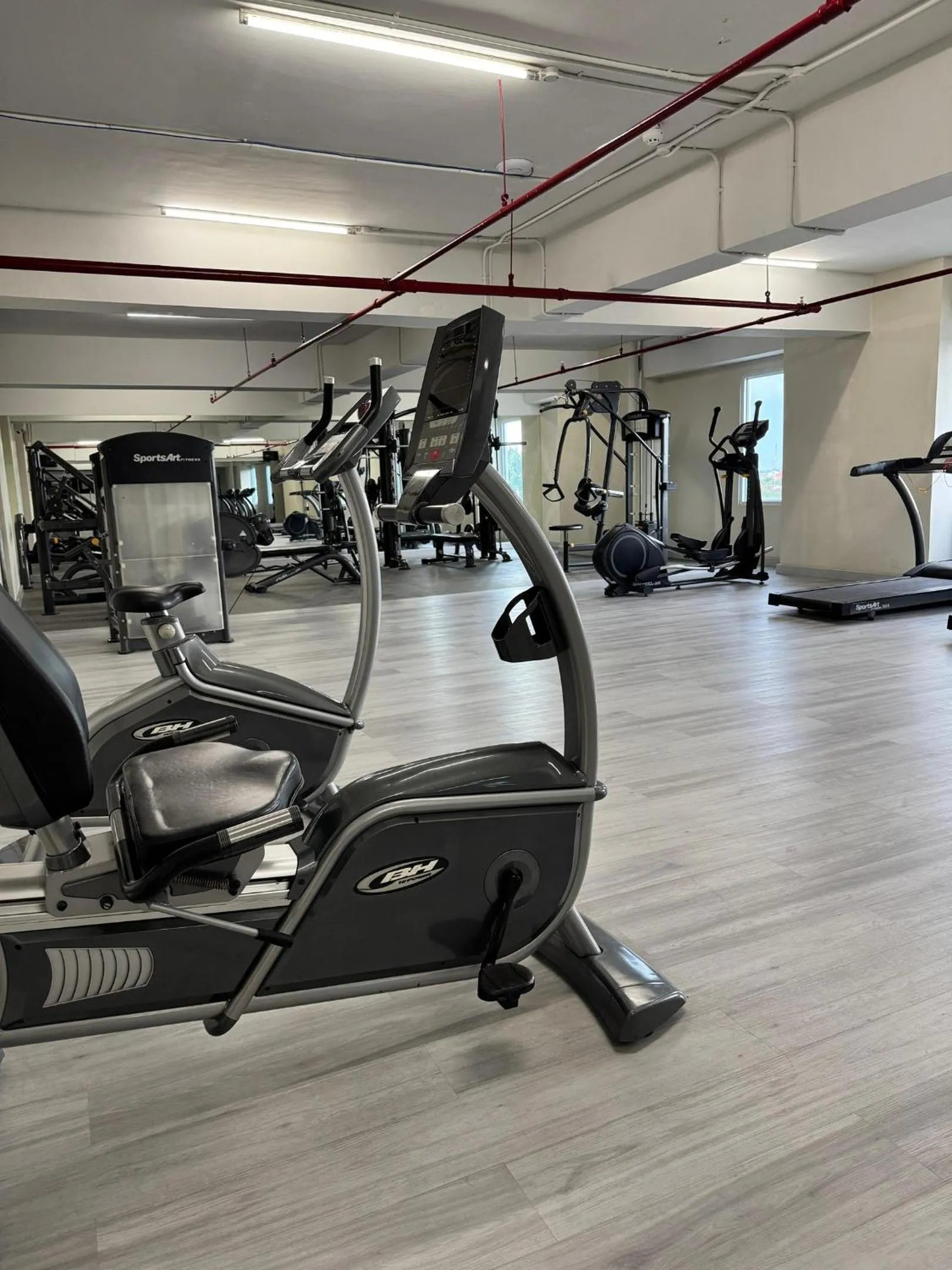 Fitness centre/facilities in BeSS Mansion Hotel Surabaya