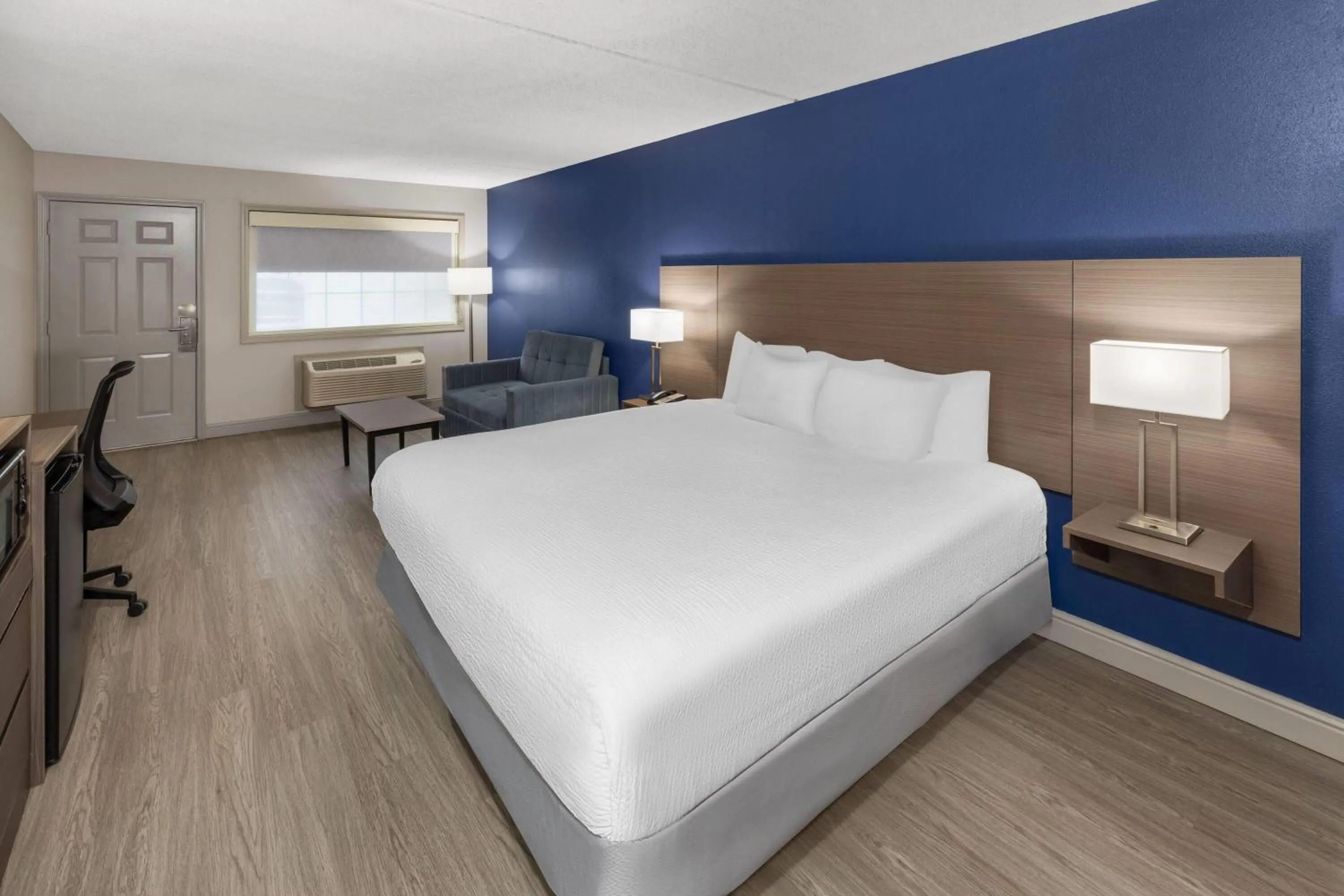 Photo of the whole room, Bed in Angel Inn Near IMAX, a Travelodge by Wyndham