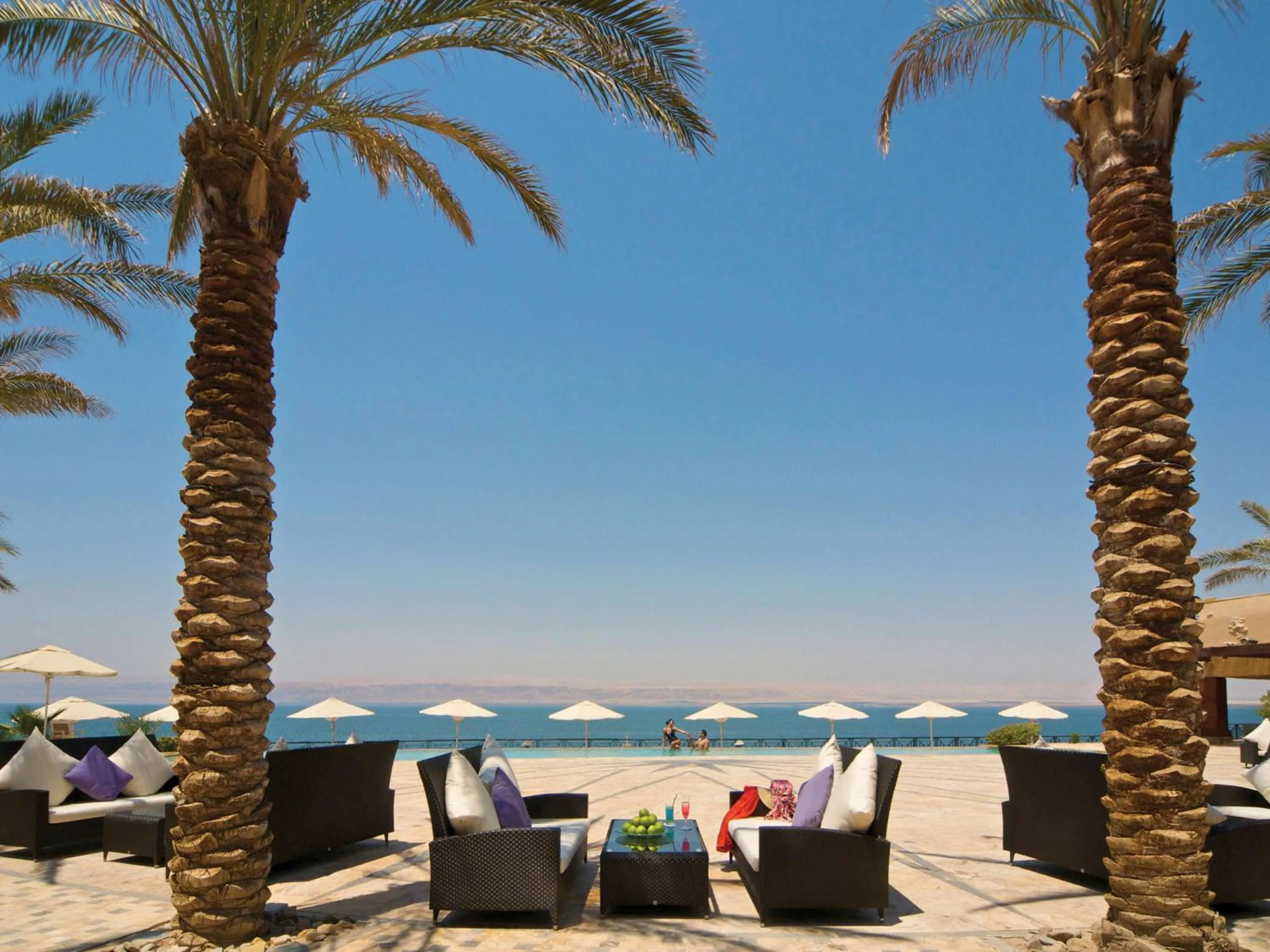 Lounge or bar in Mövenpick Resort & Spa Dead Sea