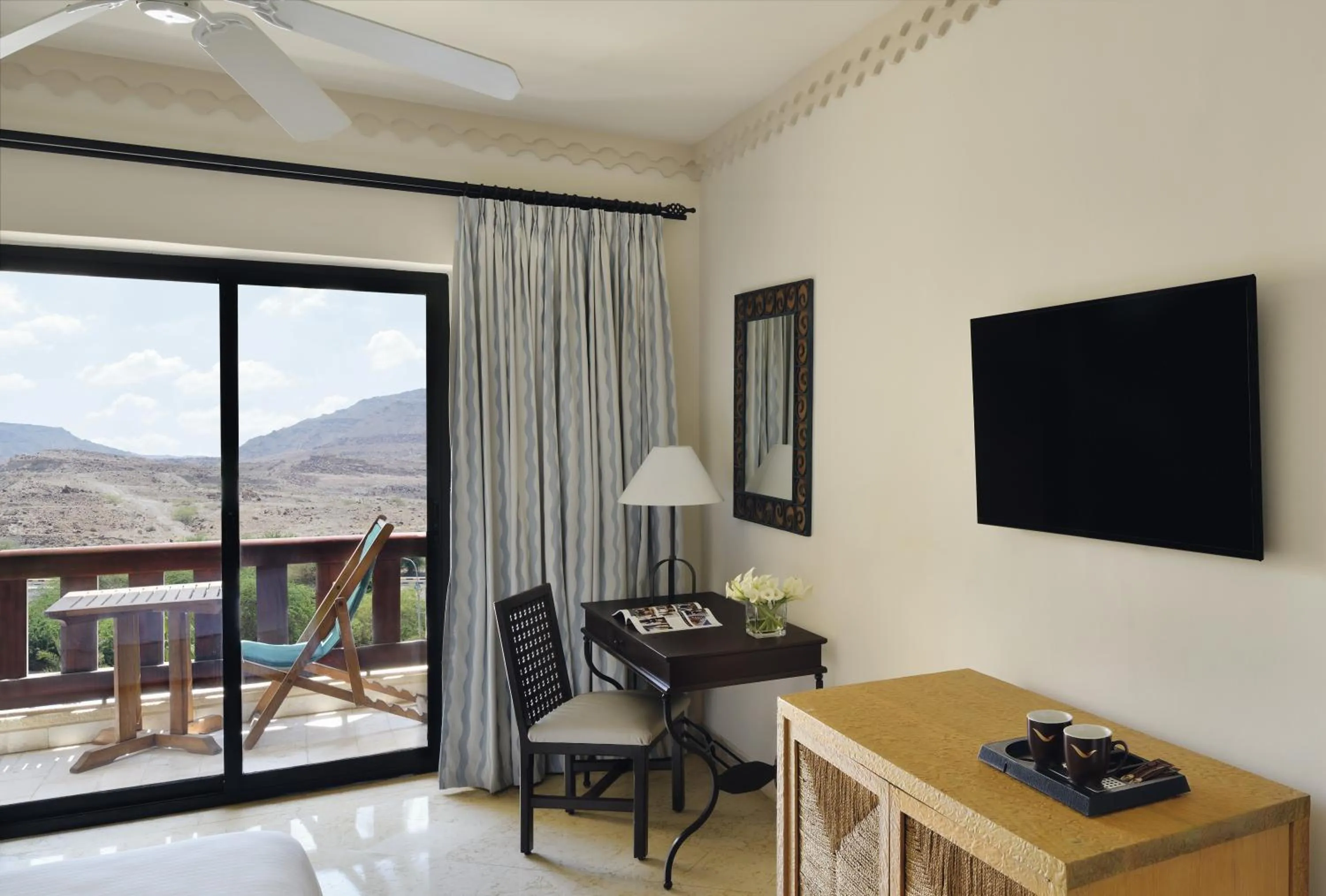 Mountain view in Mövenpick Resort & Spa Dead Sea