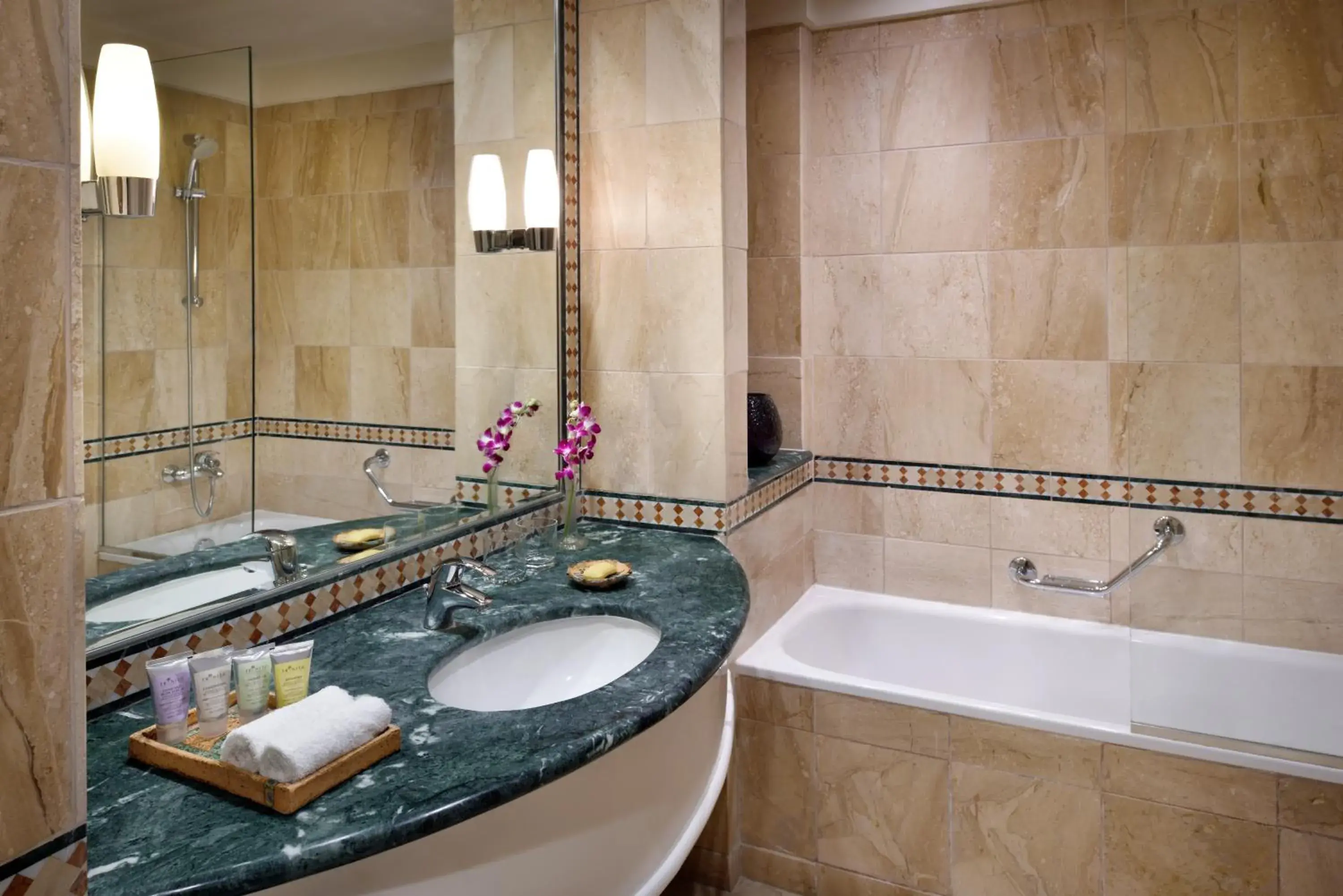 Superior Twin Room in Mövenpick Resort & Spa Dead Sea Superior Twin Room in Mövenpick Resort & Spa Dead Sea