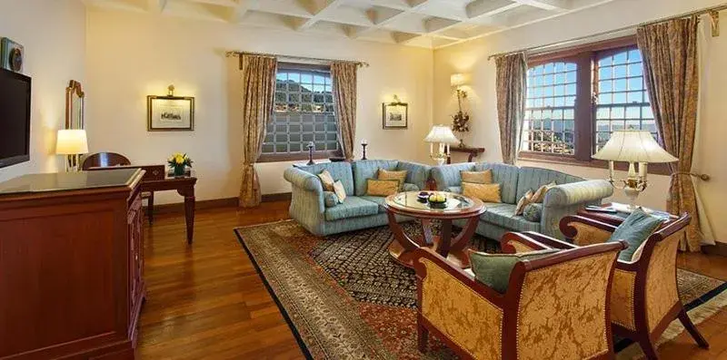 Luxury Suite in The Oberoi Cecil Luxury Suite in The Oberoi Cecil