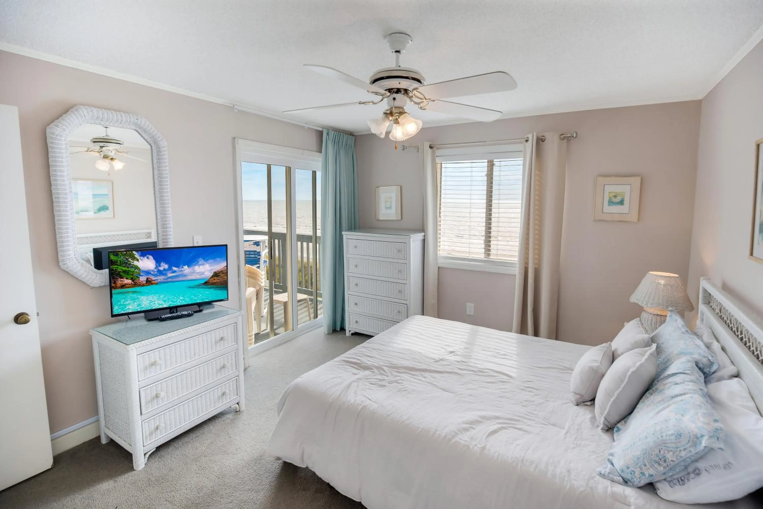 Bed in 2BR, 2Bath condo Oceanfront Getaway with pool