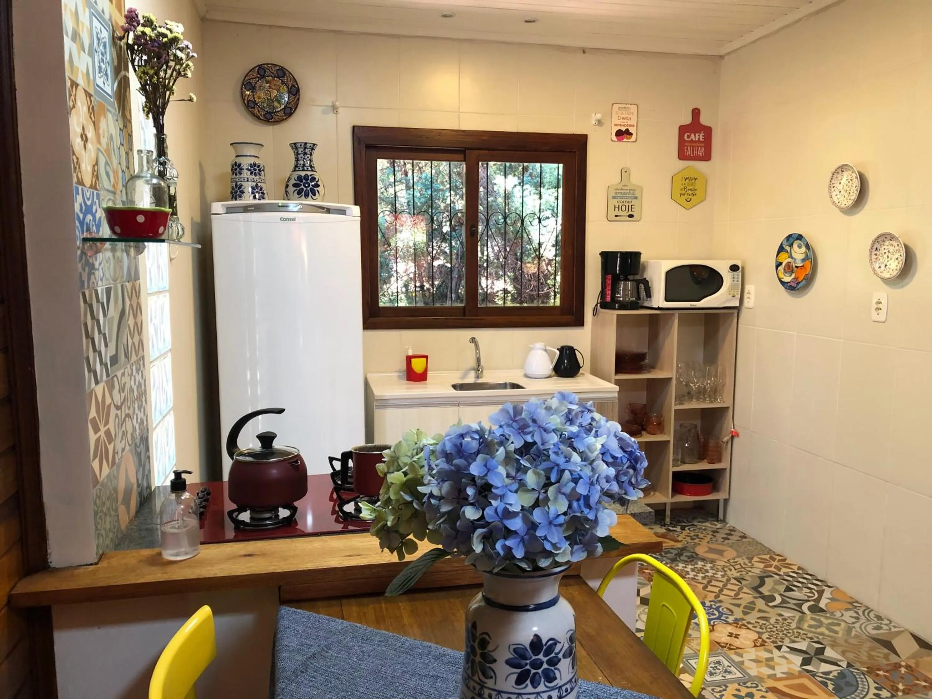 Kitchen or kitchenette in Pousada Vila 505