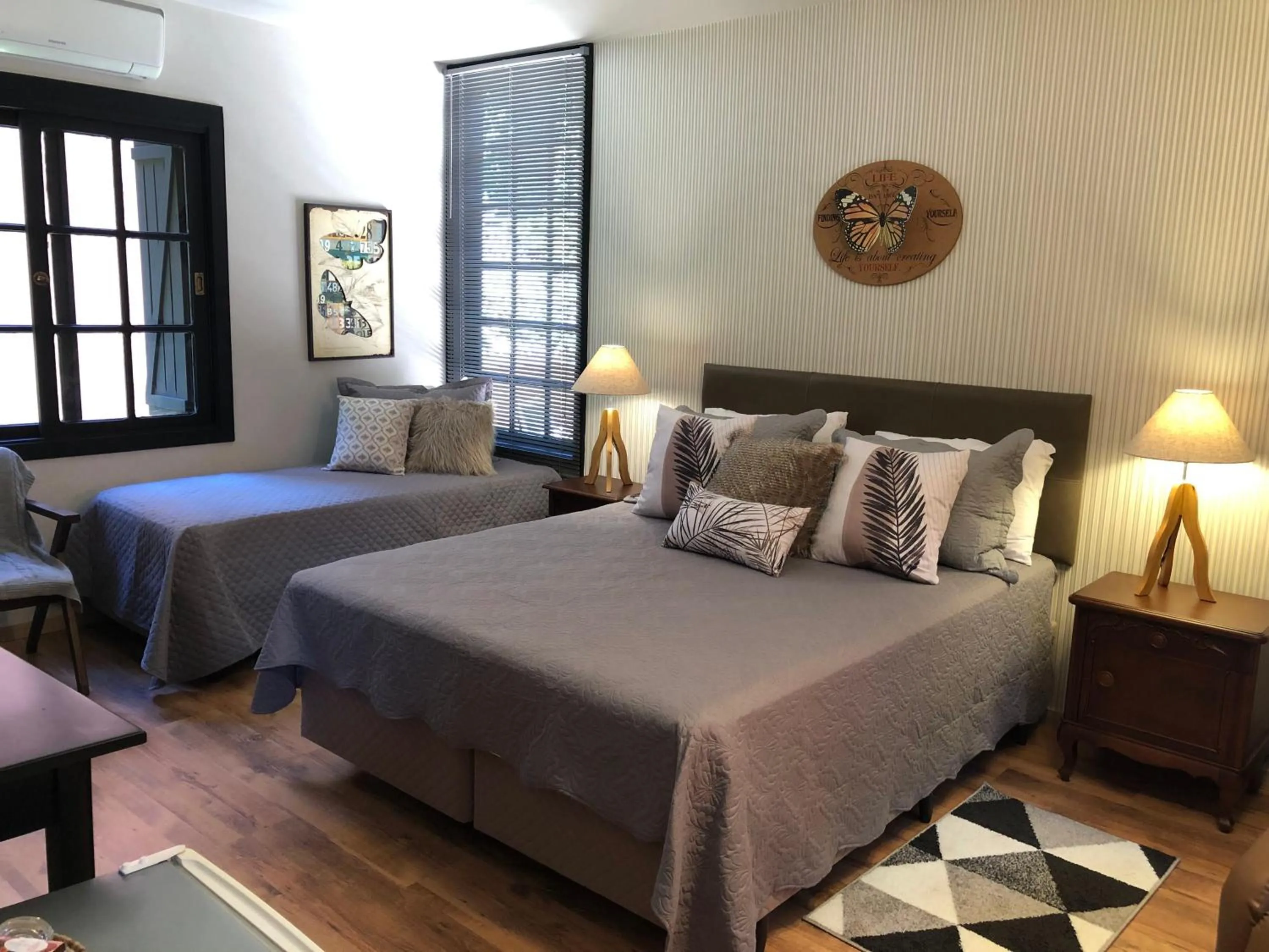 Photo of the whole room in Pousada Vila 505