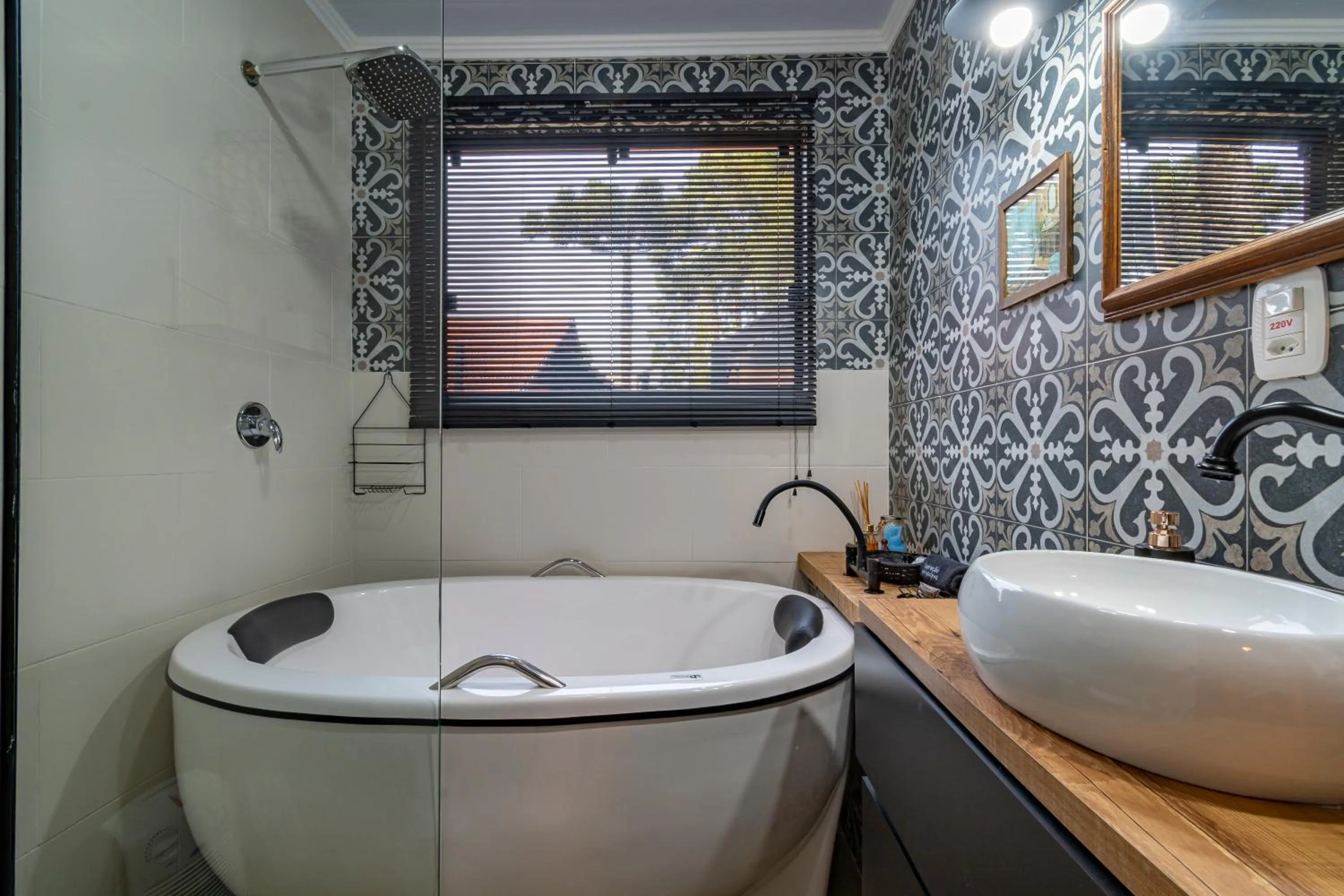 Bath in Pousada Vila 505